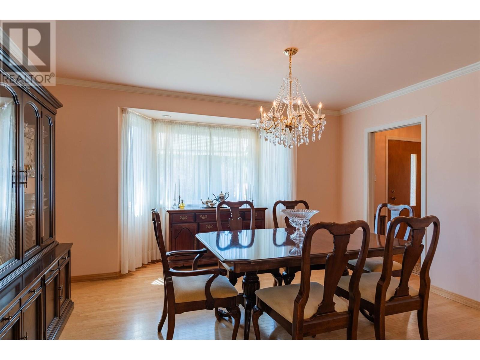 945 Thackeray Street, Warfield, British Columbia  V1R 2C3 - Photo 7 - 10346826