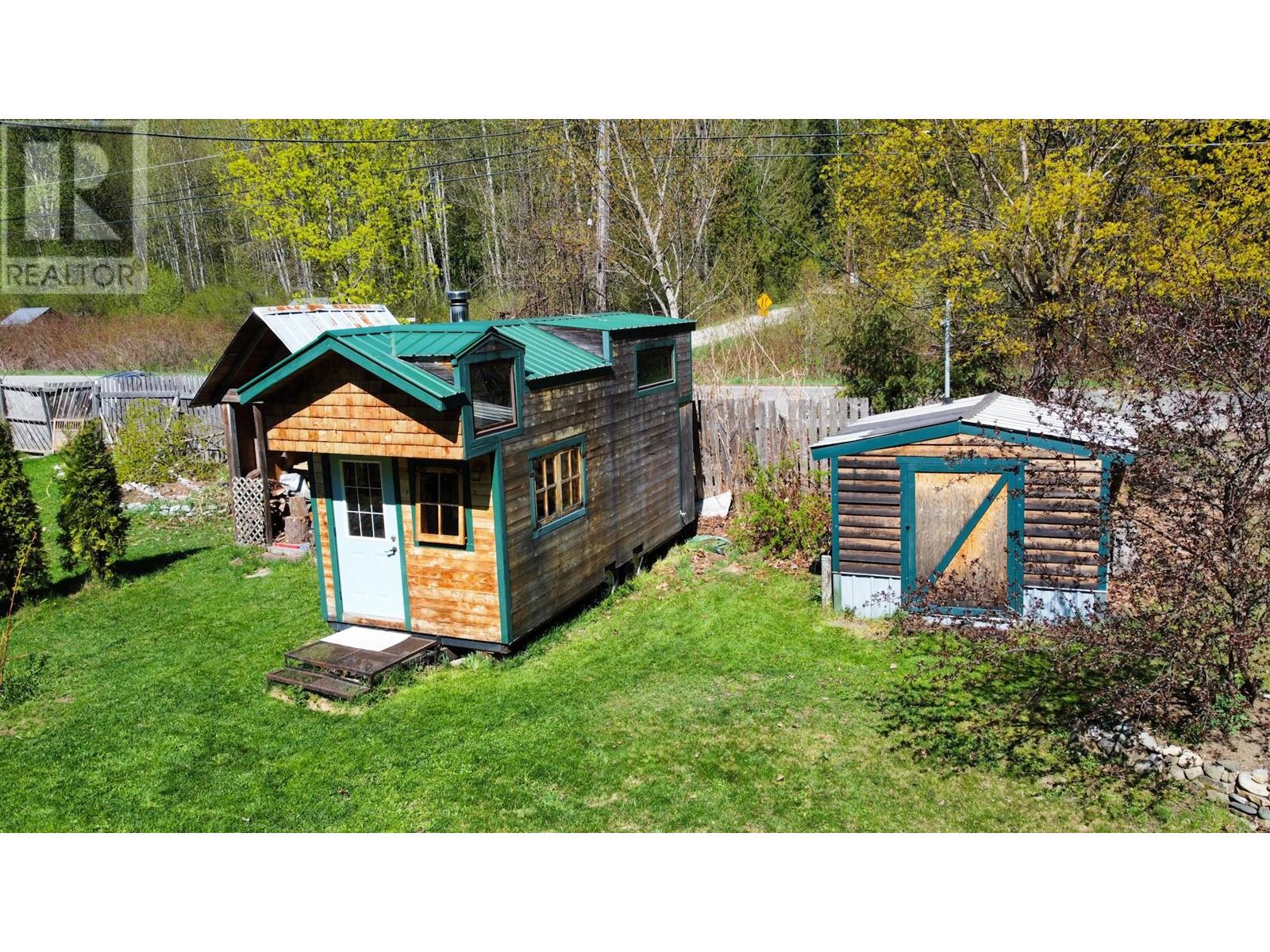 7404 1st Avenue, Ymir, British Columbia  V0G 2K0 - Photo 1 - 10347030