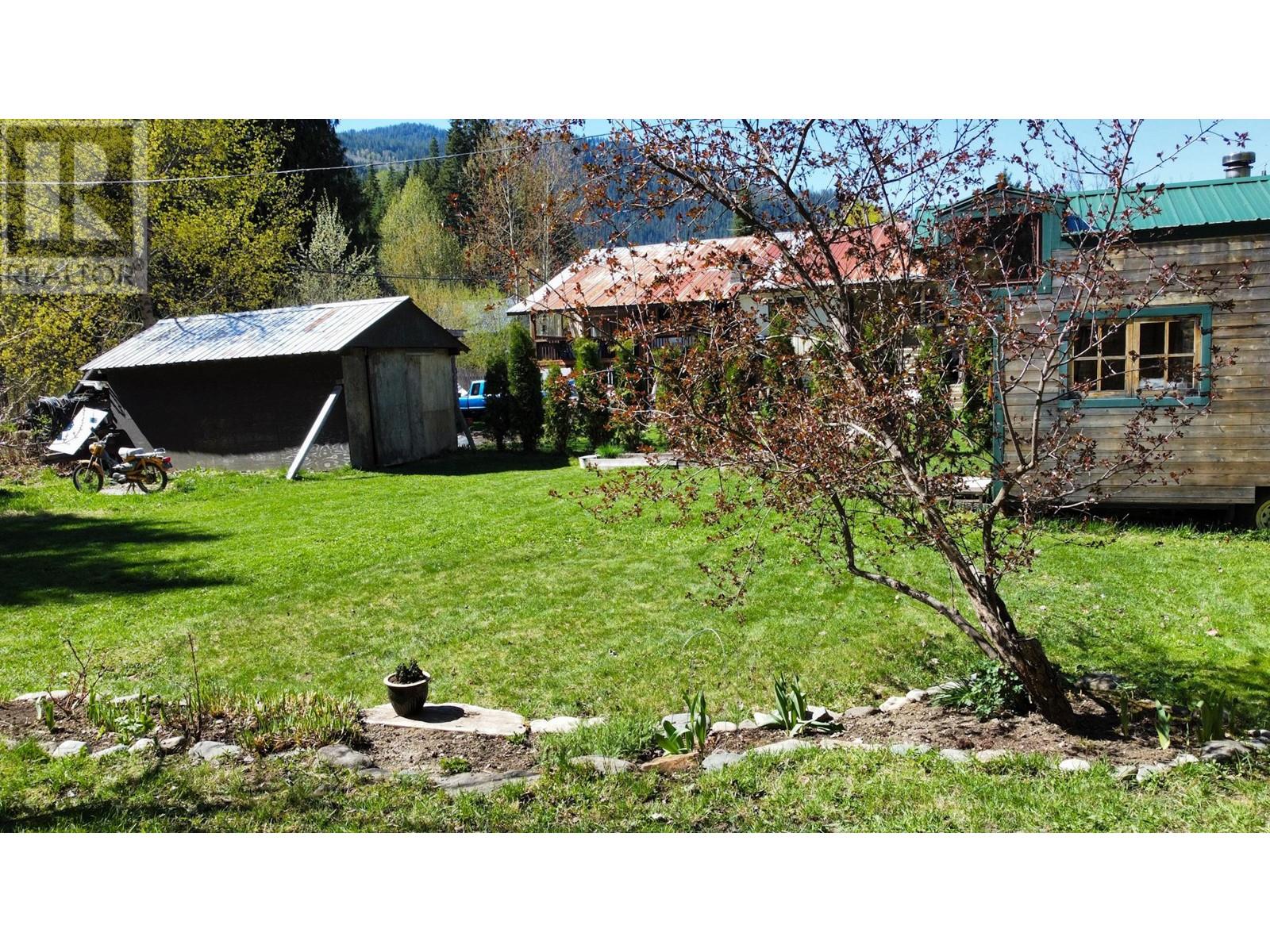 7404 1st Avenue, Ymir, British Columbia  V0G 2K0 - Photo 6 - 10347030