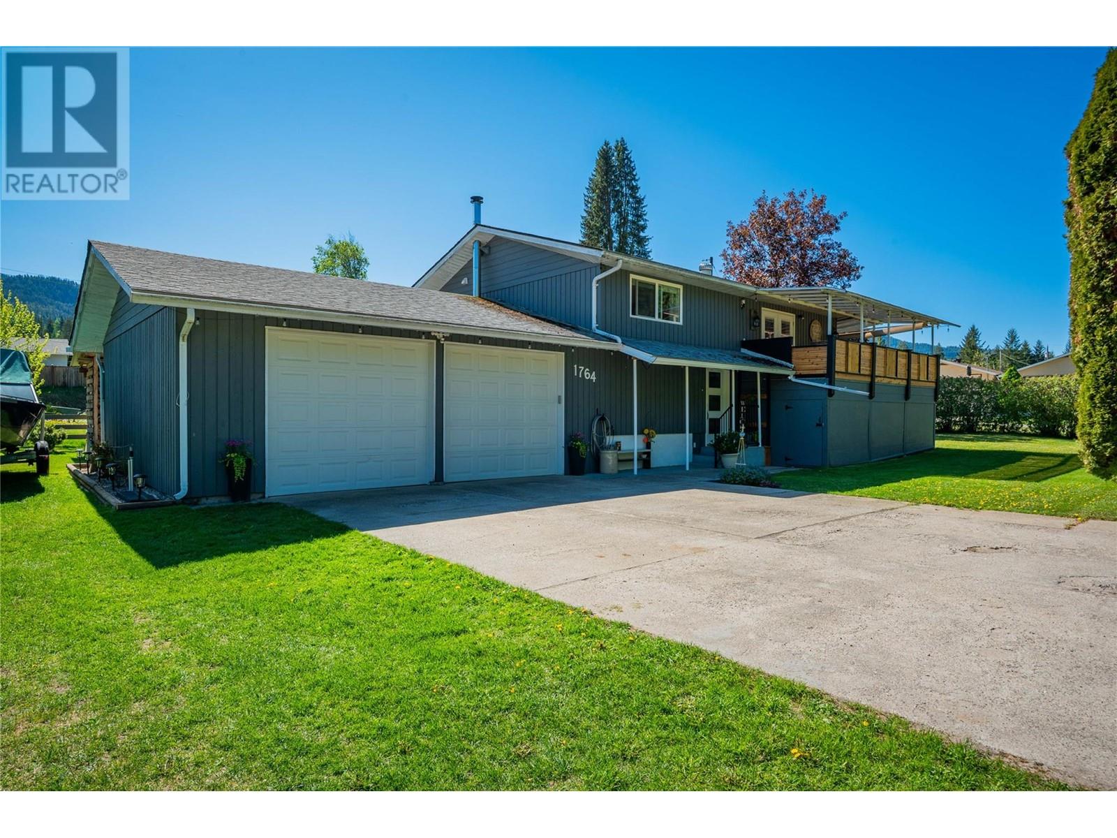 1764 Barrett Drive, Fruitvale, British Columbia  V0G 1L0 - Photo 1 - 10347216