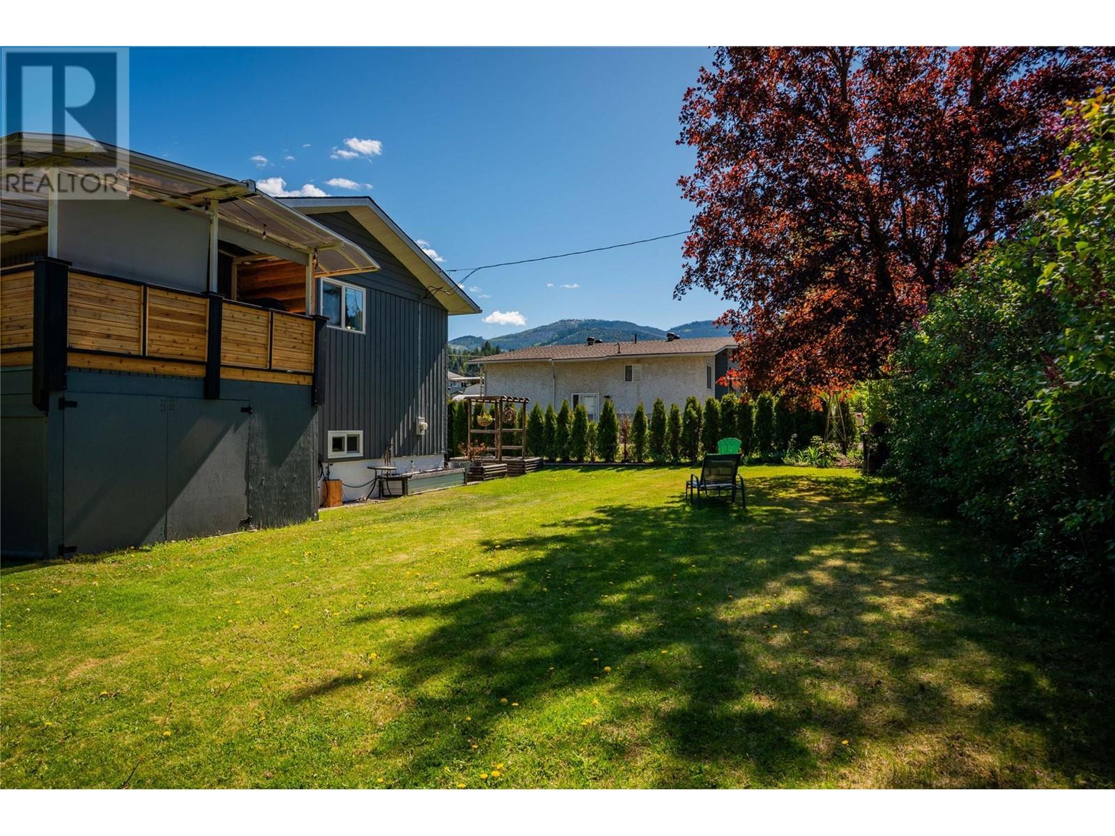 1764 Barrett Drive, Fruitvale, British Columbia  V0G 1L0 - Photo 4 - 10347216