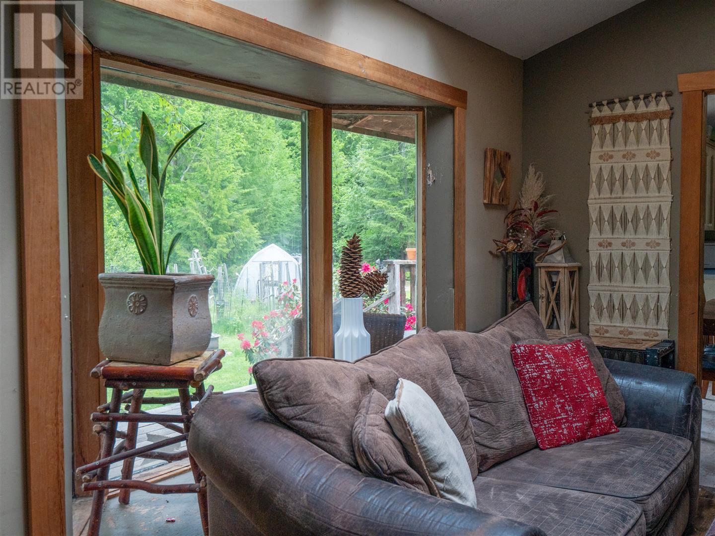3751 Westwind Road, Krestova, British Columbia  V0G 1H2 - Photo 45 - 10346710