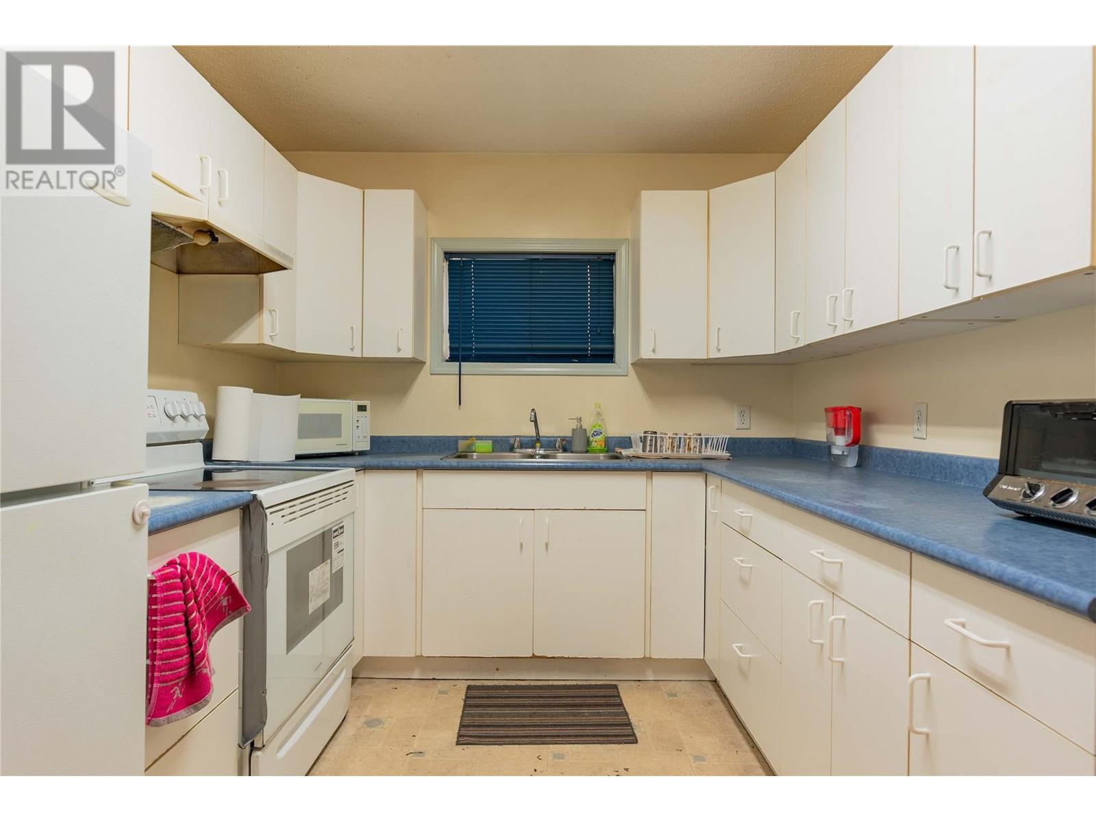 1410 Bay Avenue, Trail, British Columbia  V1R 4B1 - Photo 17 - 10346774