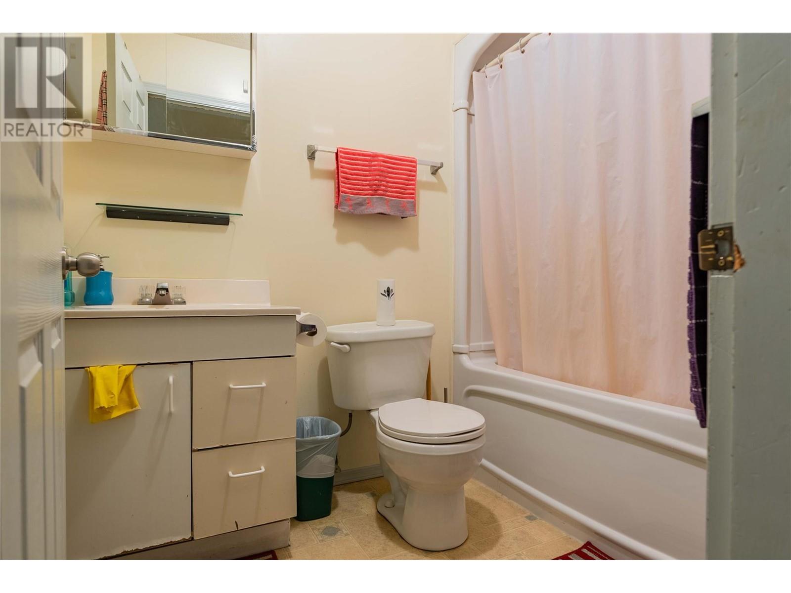 1410 Bay Avenue, Trail, British Columbia  V1R 4B1 - Photo 25 - 10346774
