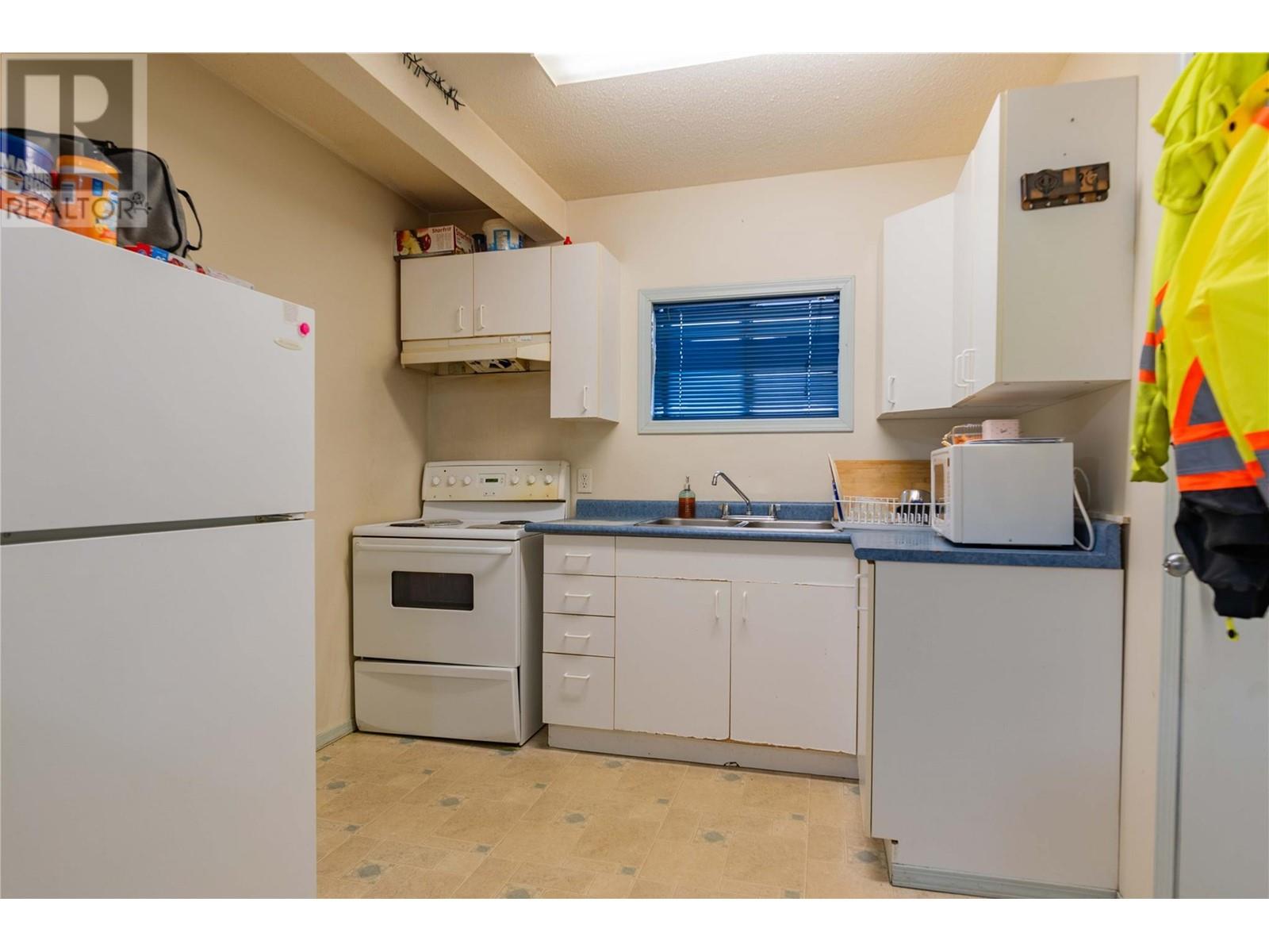 1410 Bay Avenue, Trail, British Columbia  V1R 4B1 - Photo 27 - 10346774