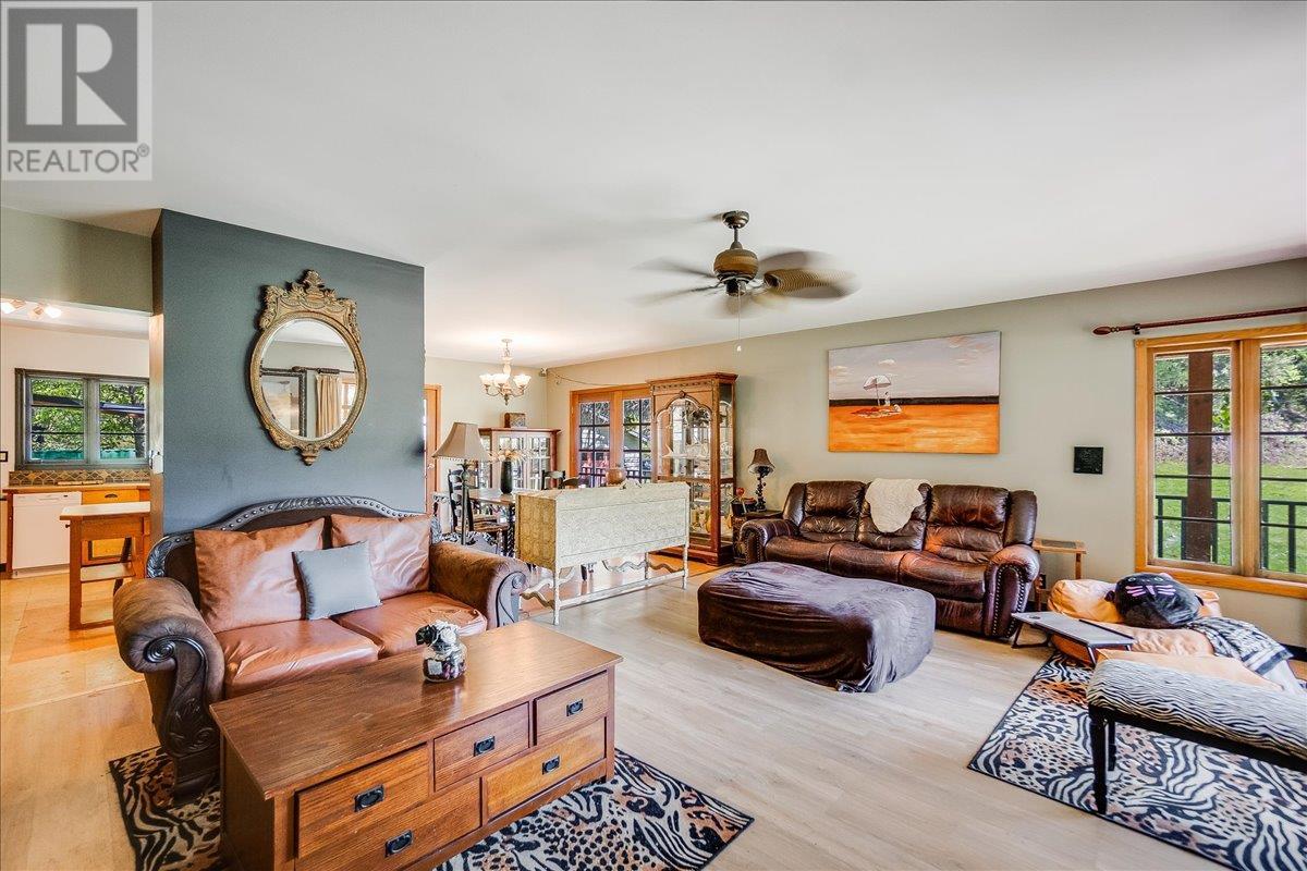 2398 Cunningham Road, Slocan Park, British Columbia  V0G 2E0 - Photo 15 - 10347142