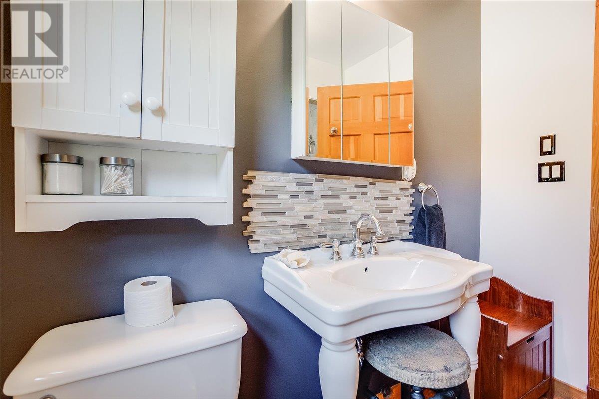 2398 Cunningham Road, Slocan Park, British Columbia  V0G 2E0 - Photo 29 - 10347142
