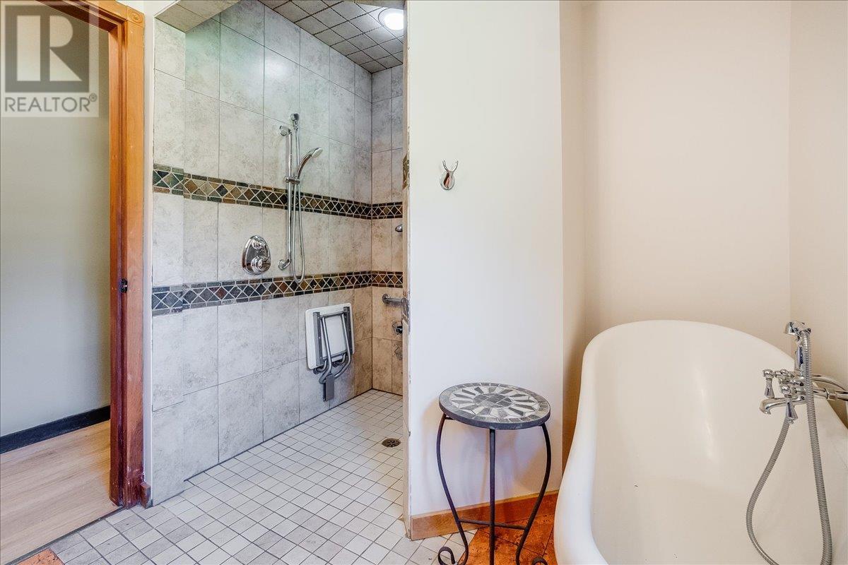 2398 Cunningham Road, Slocan Park, British Columbia  V0G 2E0 - Photo 32 - 10347142
