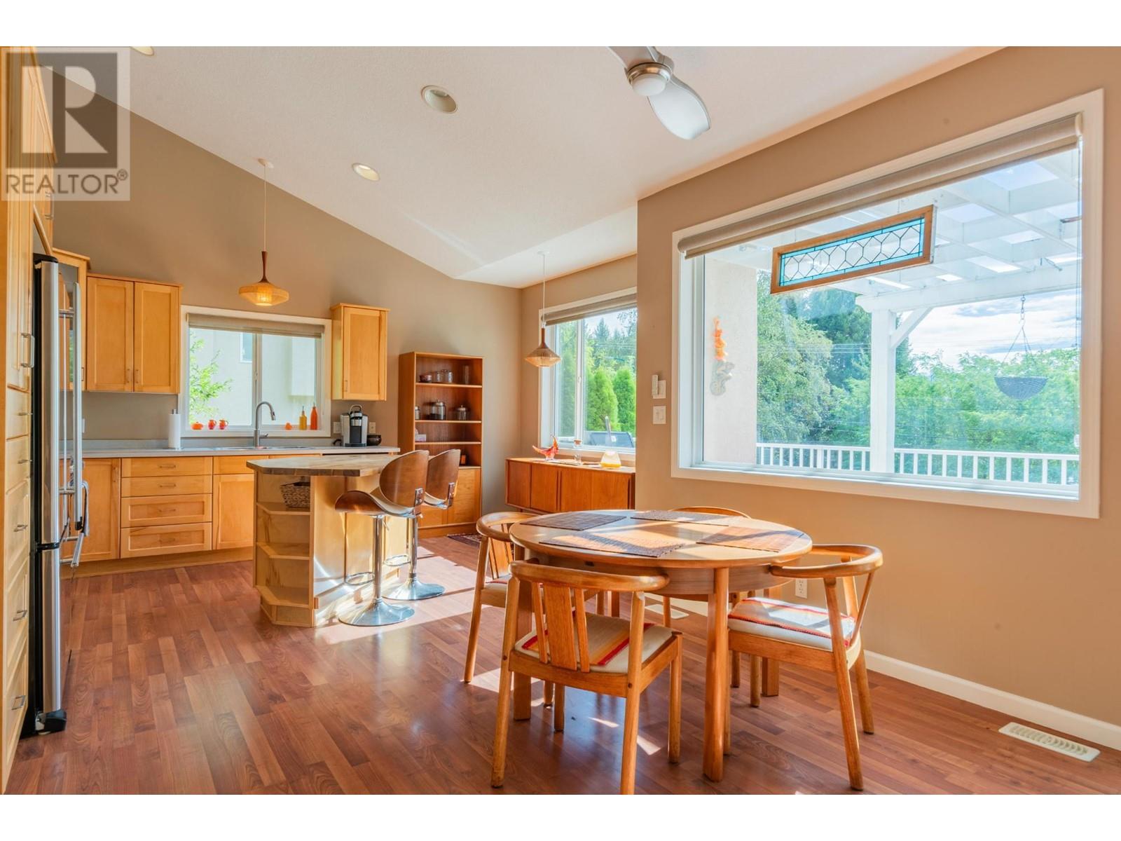 3301 Laburnum Drive, Trail, British Columbia  V1R 2S8 - Photo 12 - 10347459