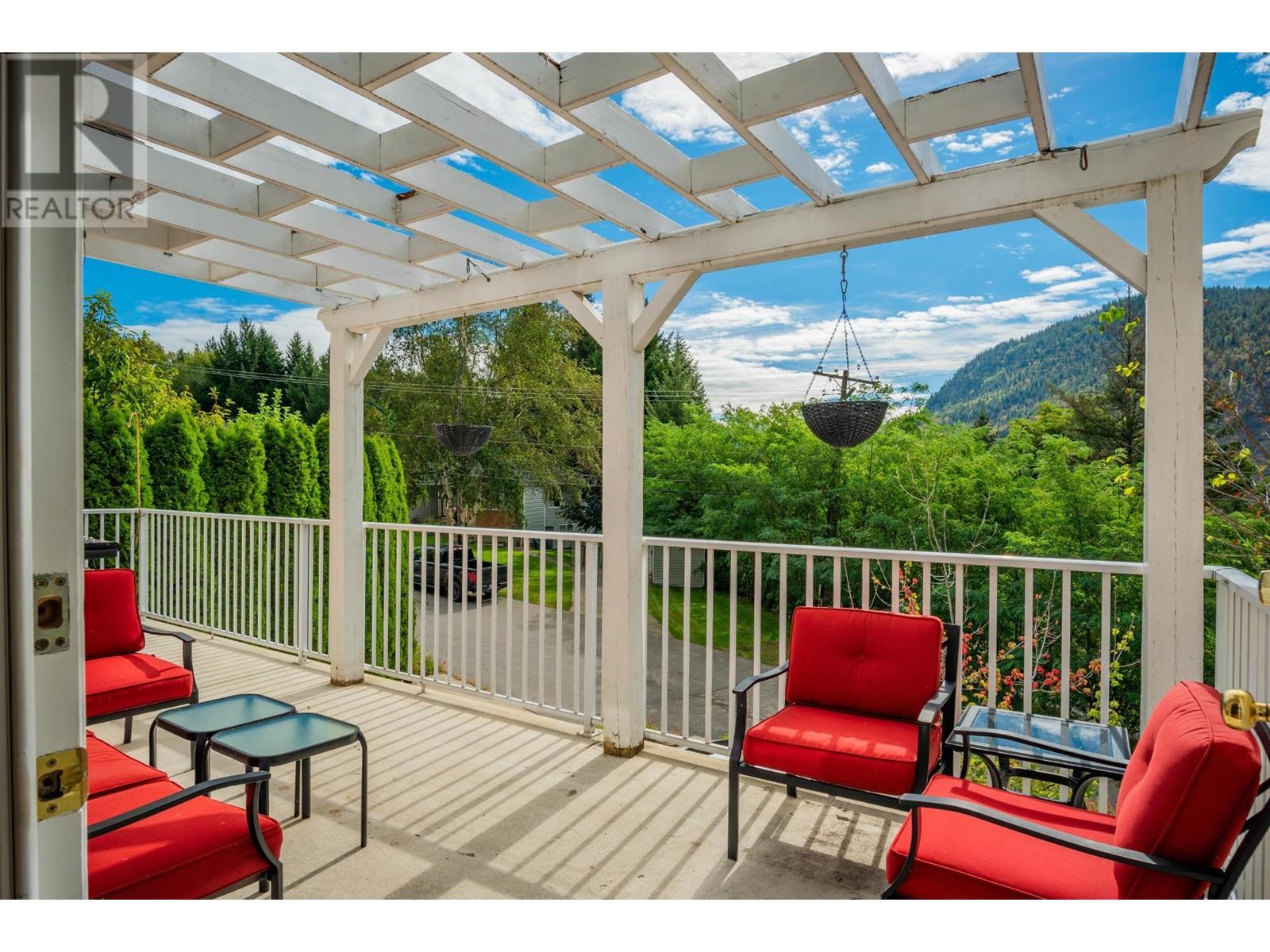 3301 Laburnum Drive, Trail, British Columbia  V1R 2S8 - Photo 18 - 10347459