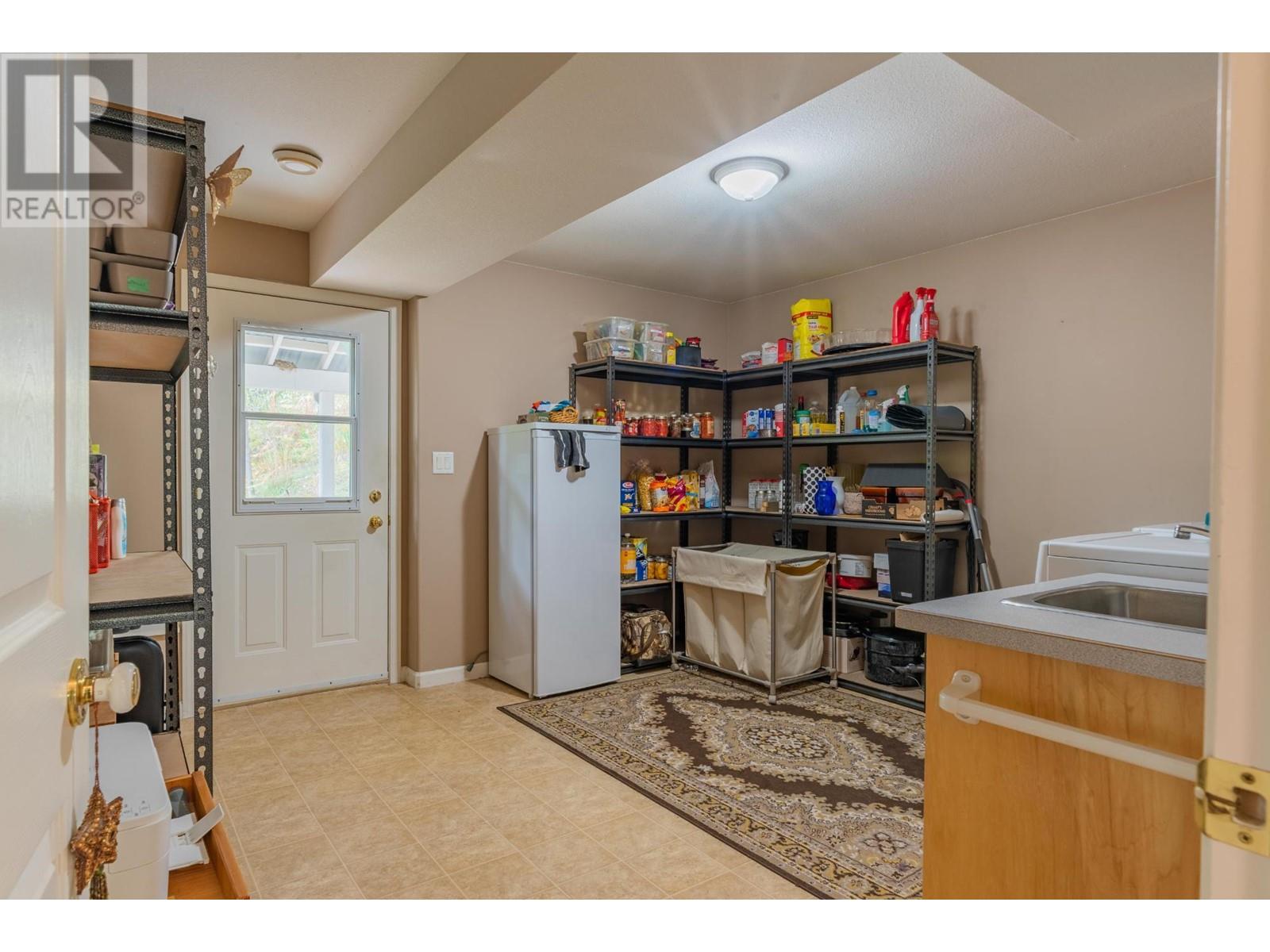3301 Laburnum Drive, Trail, British Columbia  V1R 2S8 - Photo 35 - 10347459