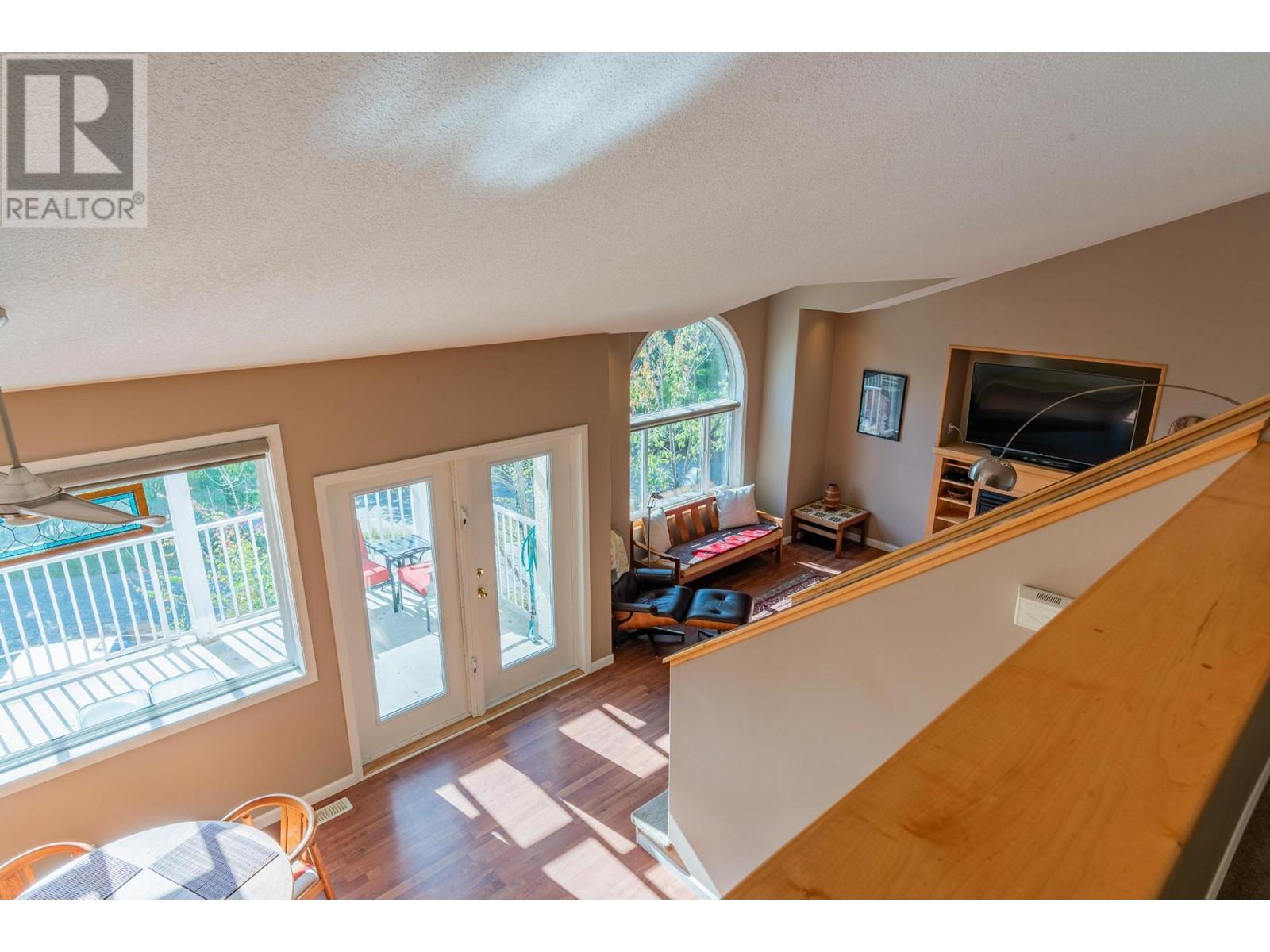 3301 Laburnum Drive, Trail, British Columbia  V1R 2S8 - Photo 4 - 10347459