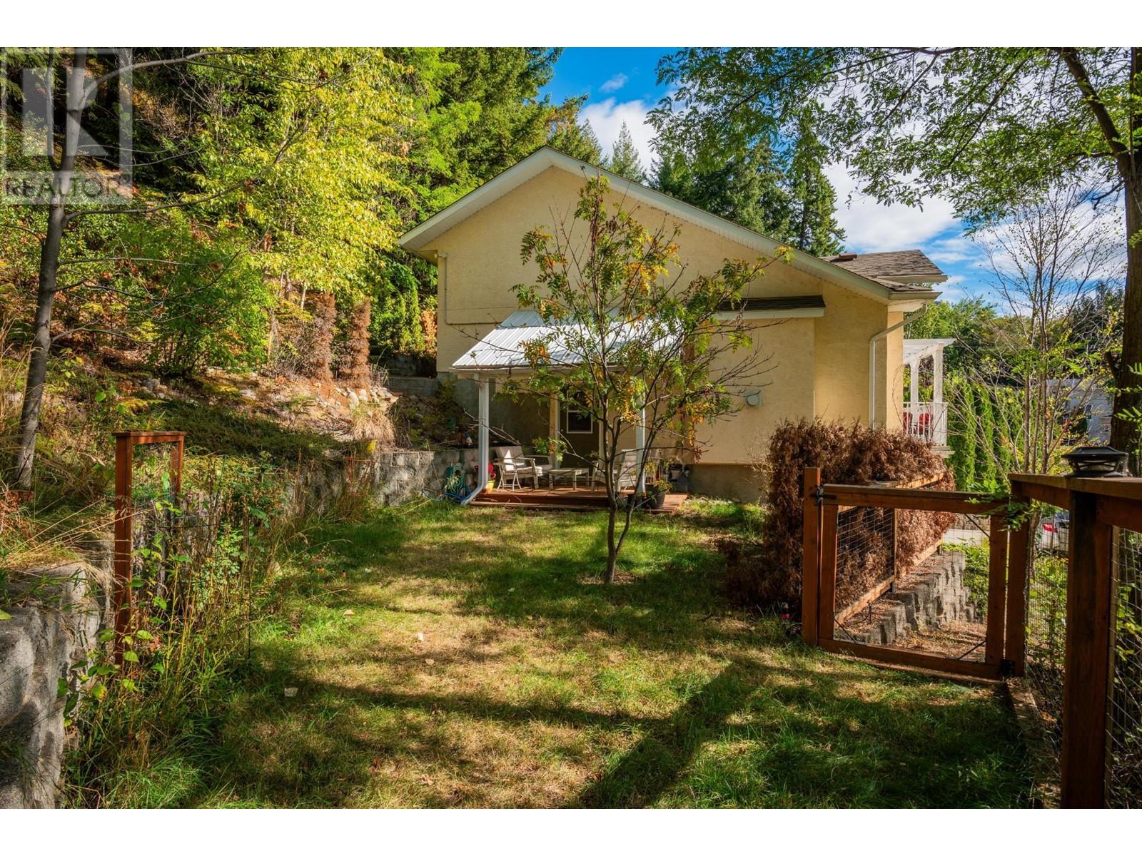 3301 Laburnum Drive, Trail, British Columbia  V1R 2S8 - Photo 44 - 10347459