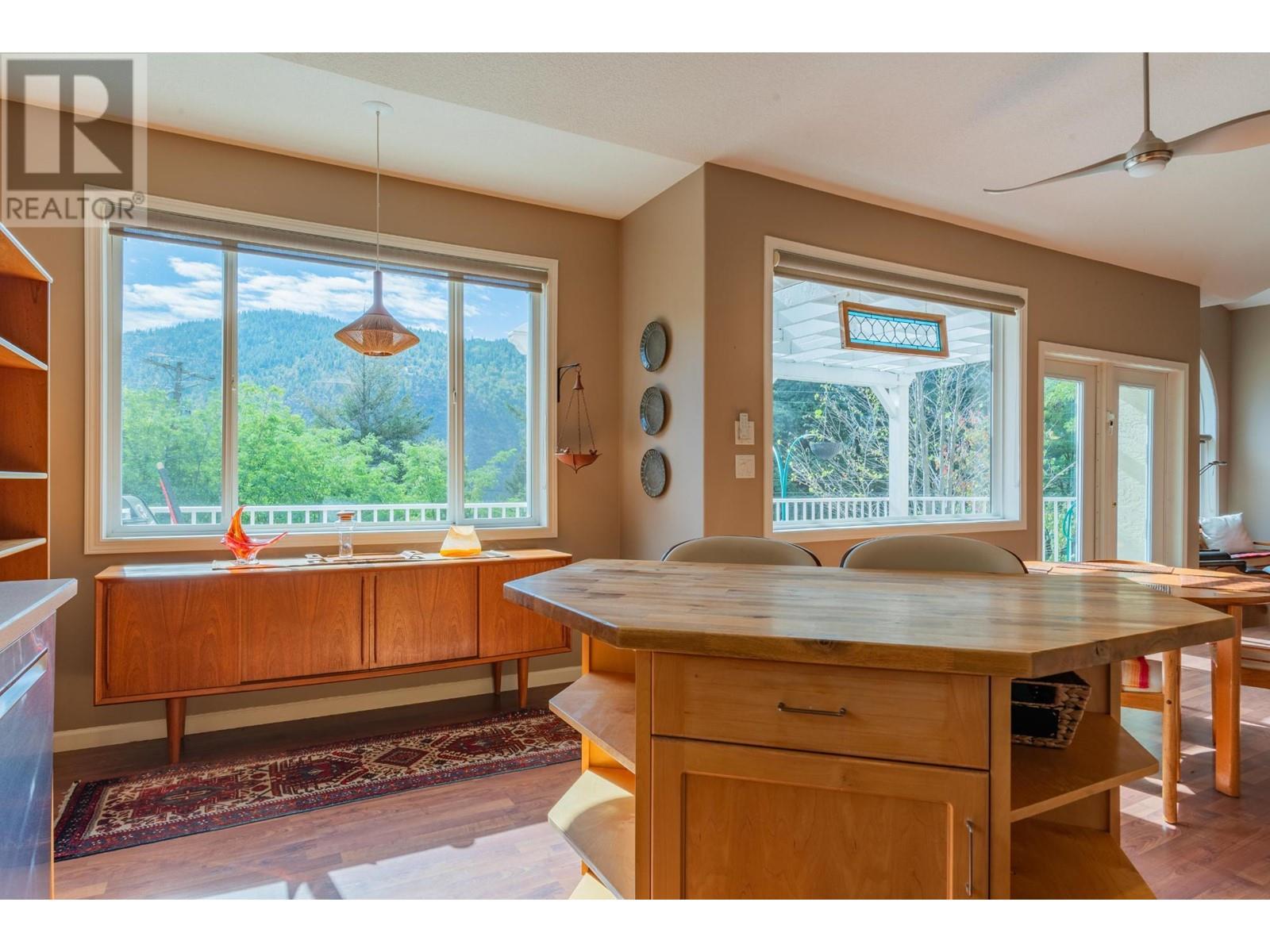 3301 Laburnum Drive, Trail, British Columbia  V1R 2S8 - Photo 6 - 10347459