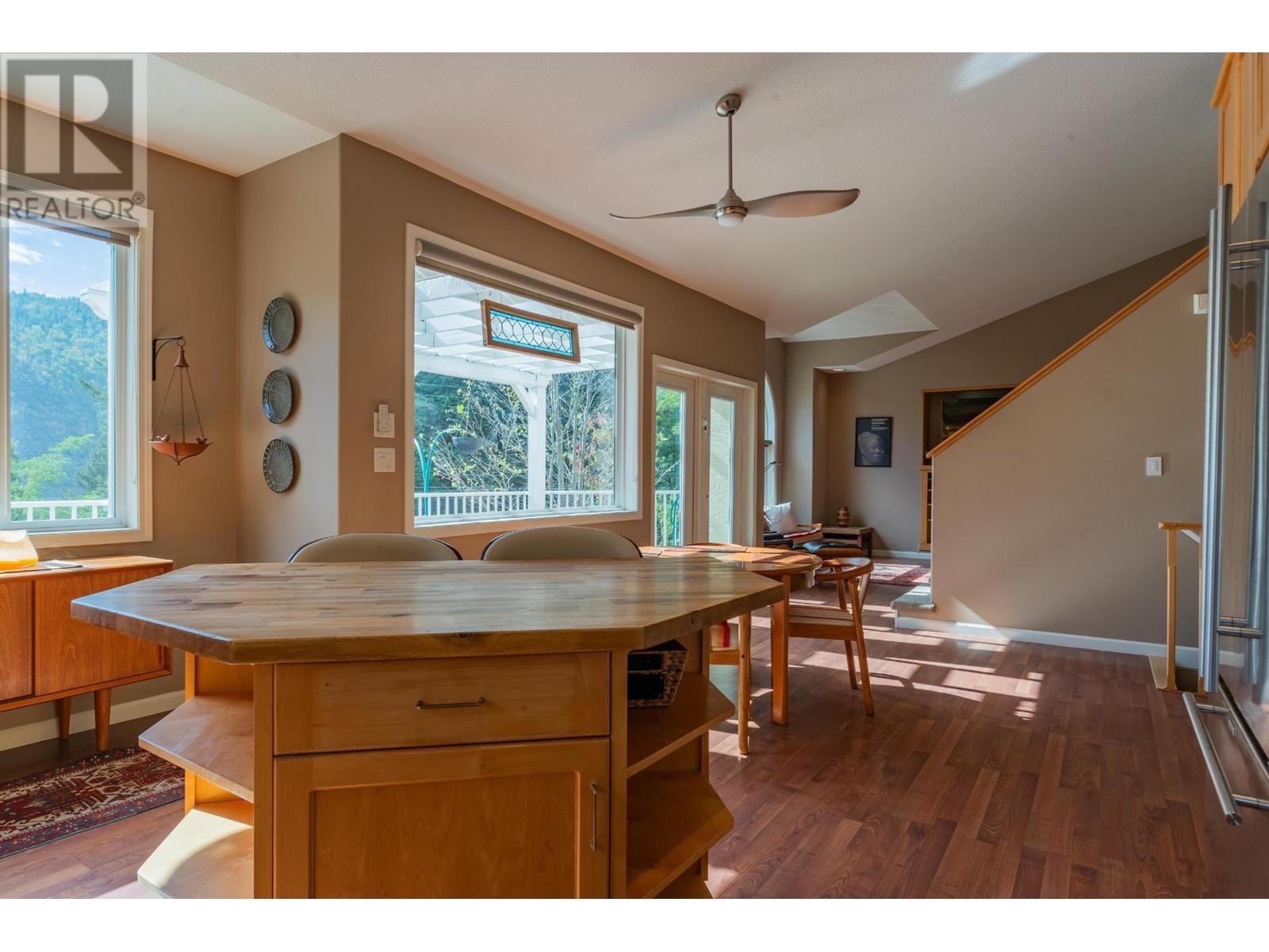 3301 Laburnum Drive, Trail, British Columbia  V1R 2S8 - Photo 7 - 10347459