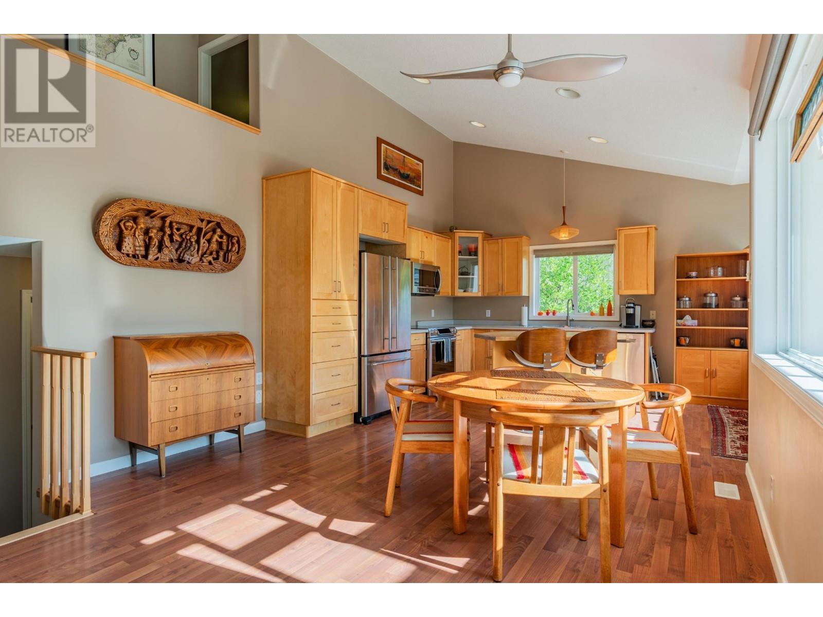 3301 Laburnum Drive, Trail, British Columbia  V1R 2S8 - Photo 9 - 10347459