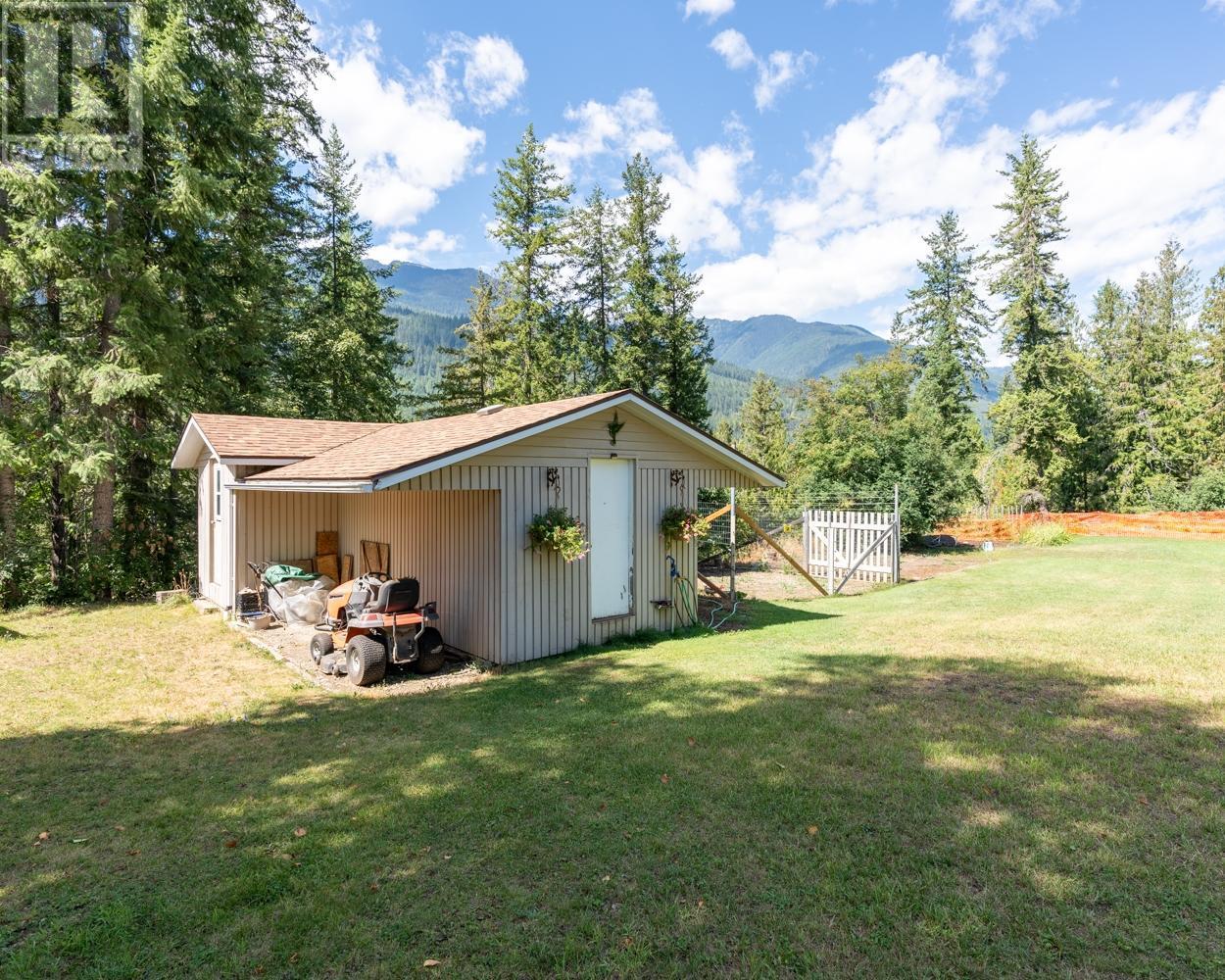 467 Meadow Creek Road, Meadow Creek, British Columbia  V0G 1N0 - Photo 10 - 10345685