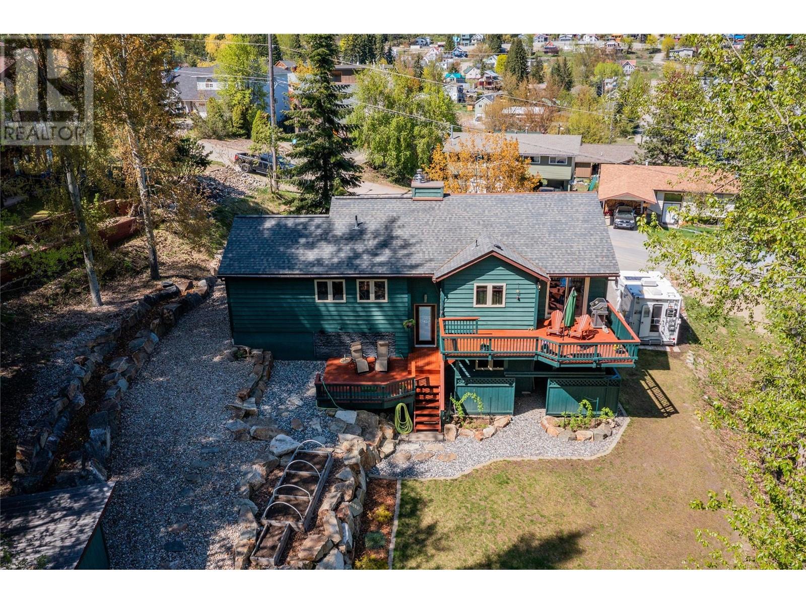 1577 Victoria Avenue, Rossland, British Columbia  V0G 1Y0 - Photo 76 - 10347301