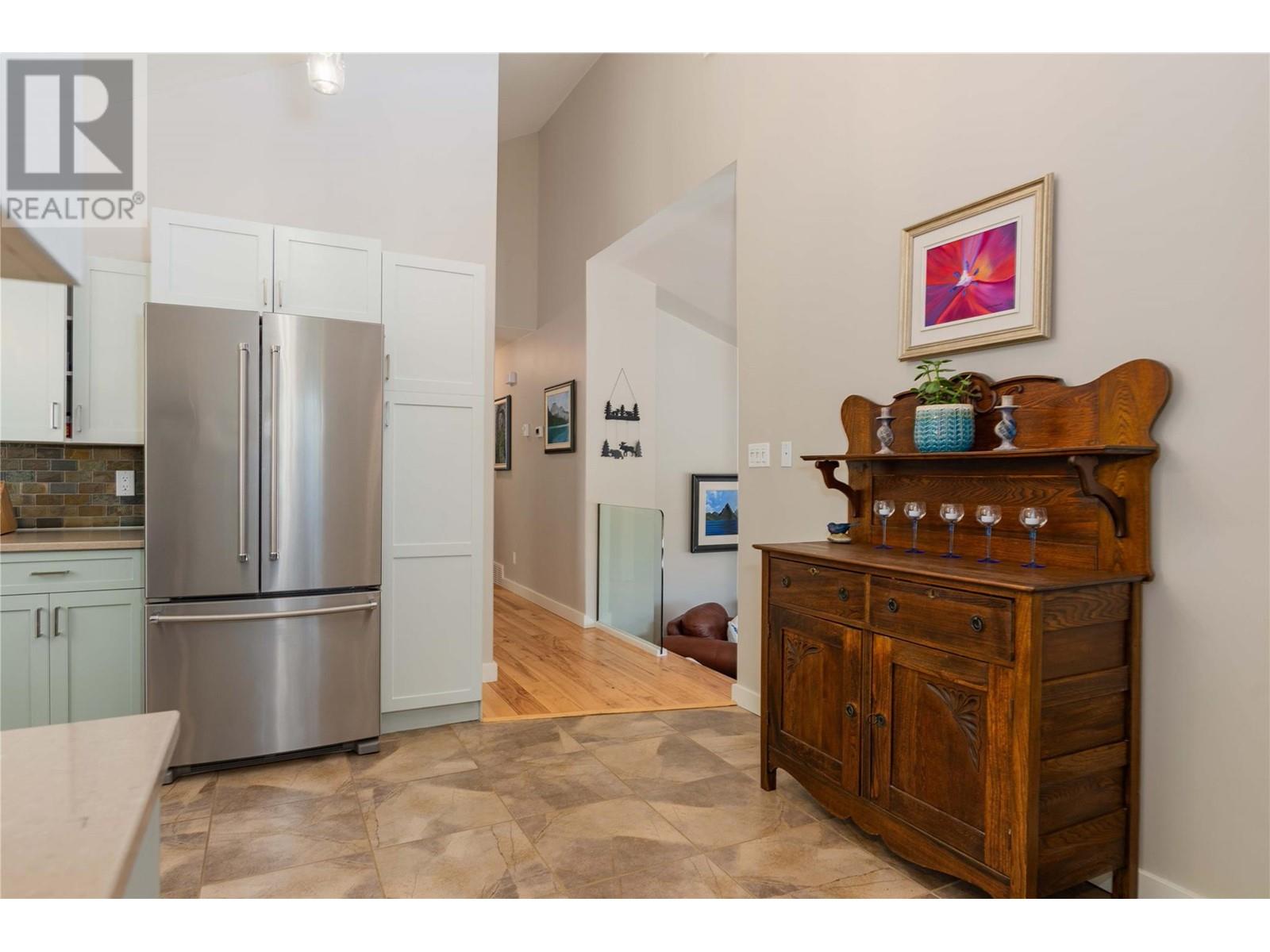1577 Victoria Avenue, Rossland, British Columbia  V0G 1Y0 - Photo 8 - 10347301