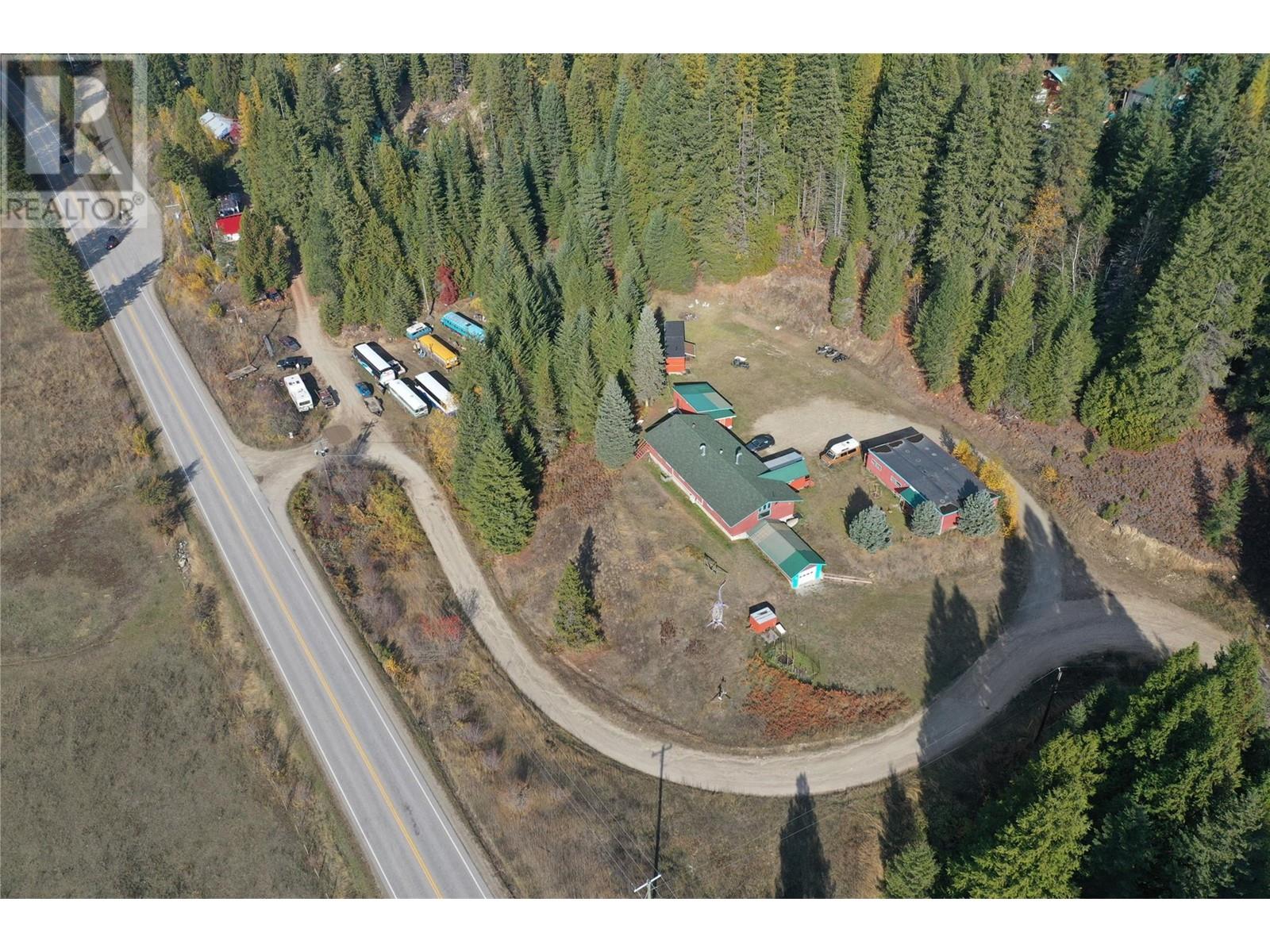 2276 6 Highway, Crescent Valley, British Columbia  V0G 1H0 - Photo 2 - 10347620