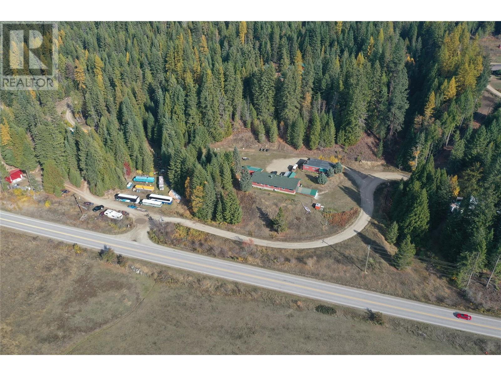 2276 6 Highway, Crescent Valley, British Columbia  V0G 1H0 - Photo 3 - 10347620