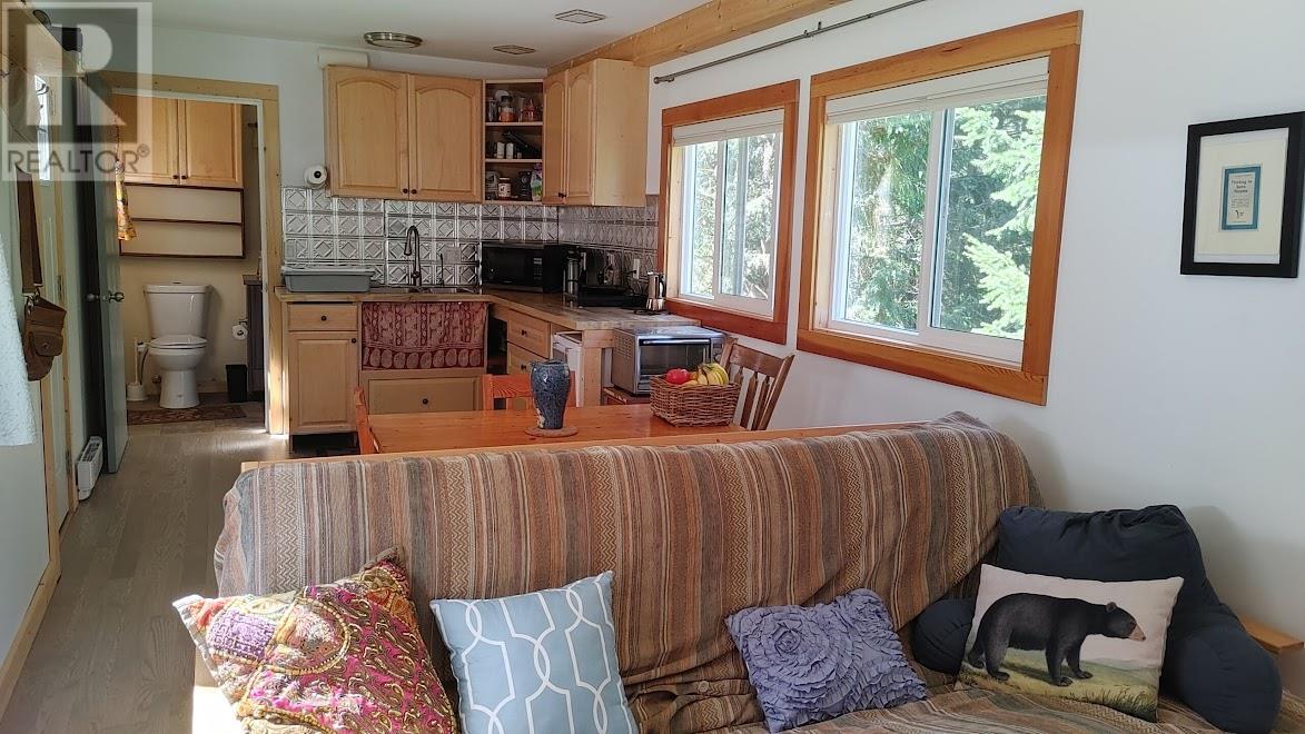 2276 6 Highway, Crescent Valley, British Columbia  V0G 1H0 - Photo 31 - 10347620