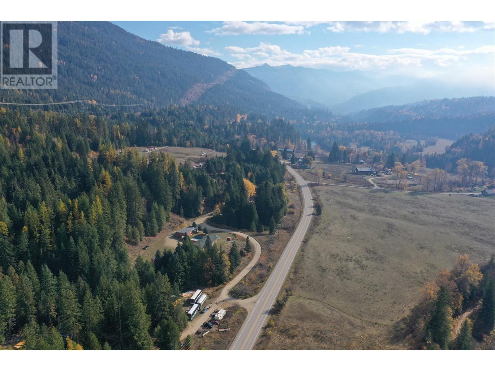 2276 6 Highway, Crescent Valley, British Columbia  V0G 1H0 - Photo 5 - 10347620