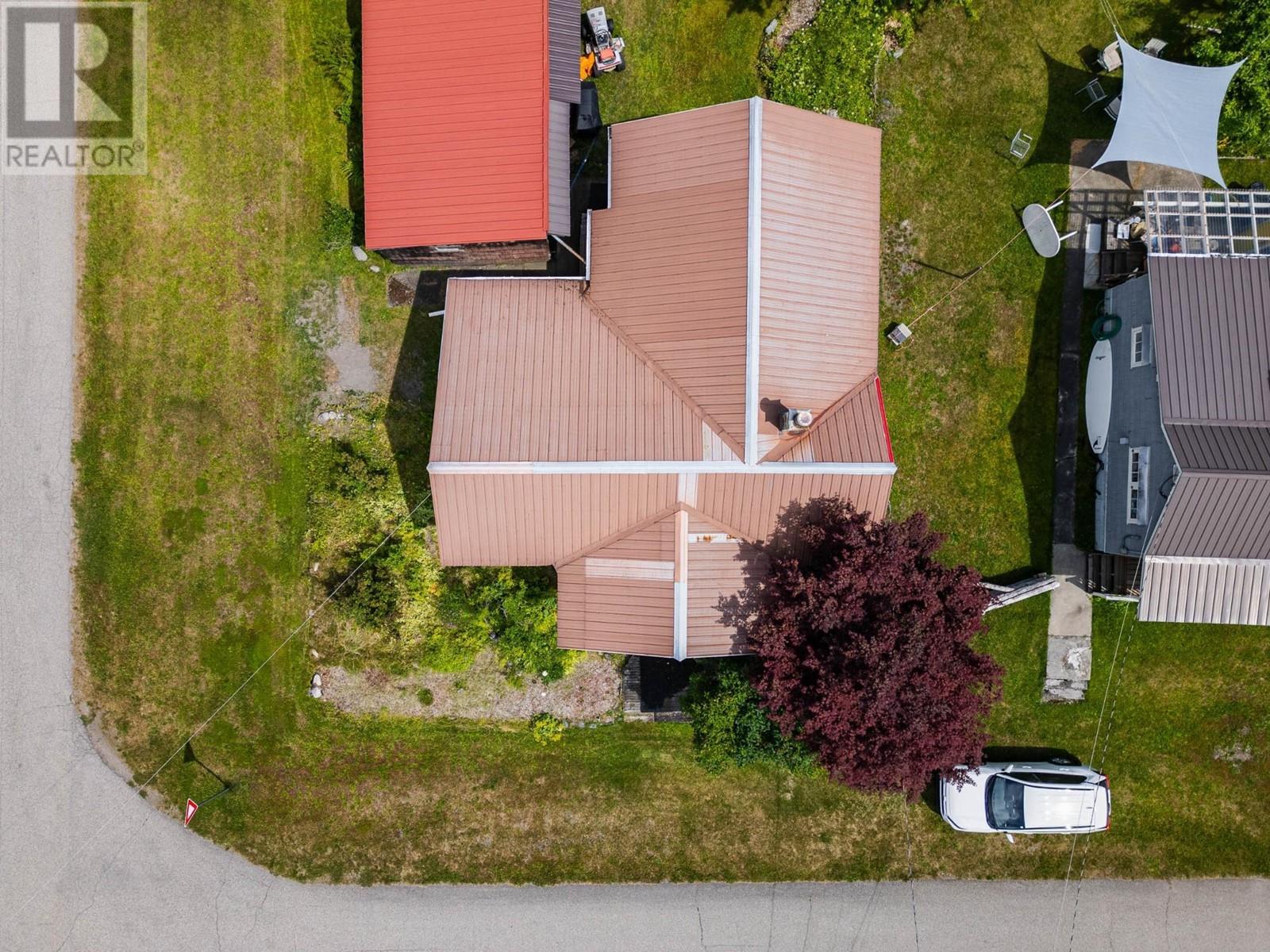 112 Josephine Street, New Denver, British Columbia  V0G 1S0 - Photo 4 - 10347633