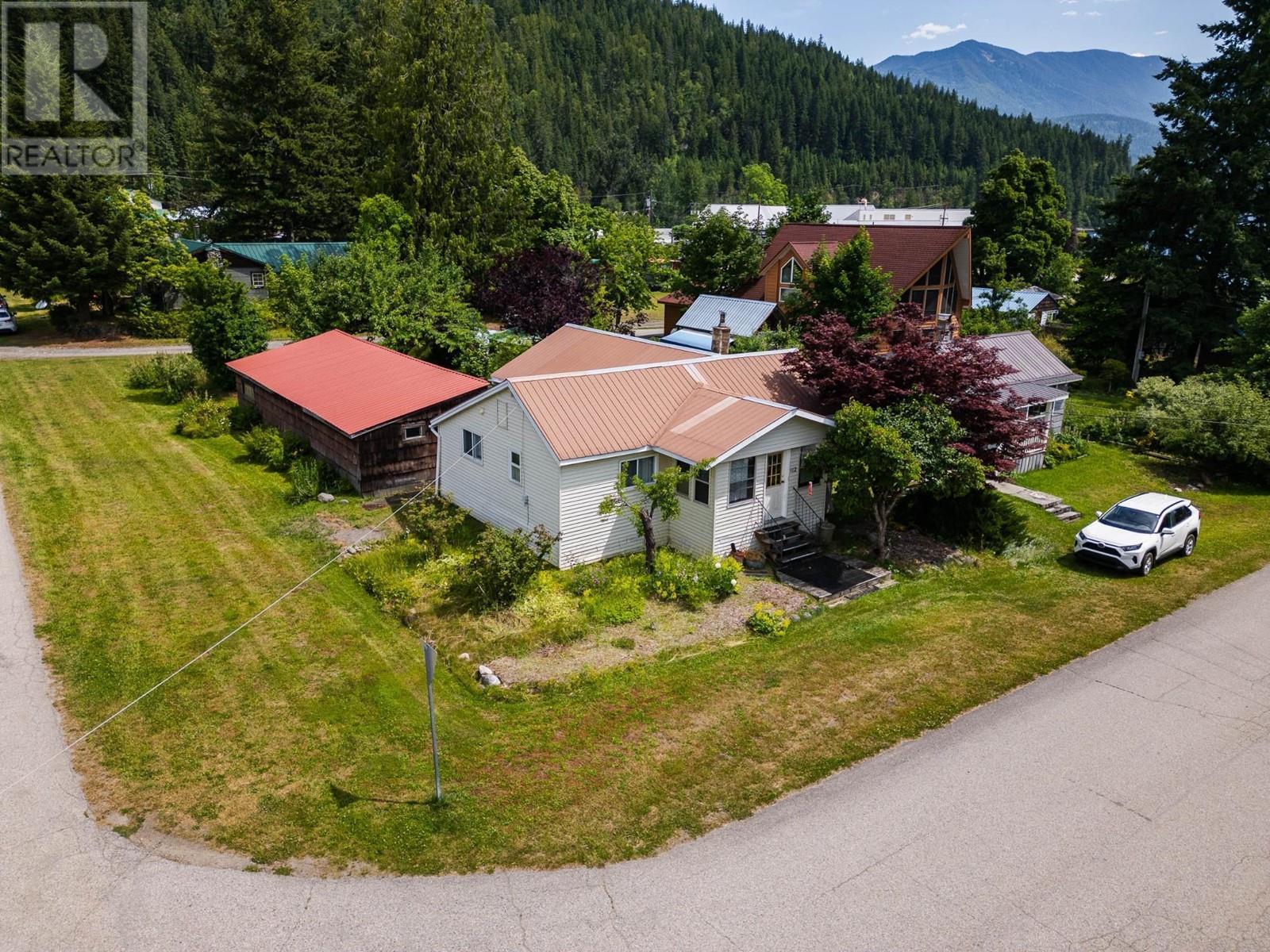 112 Josephine Street, New Denver, British Columbia  V0G 1S0 - Photo 6 - 10347633