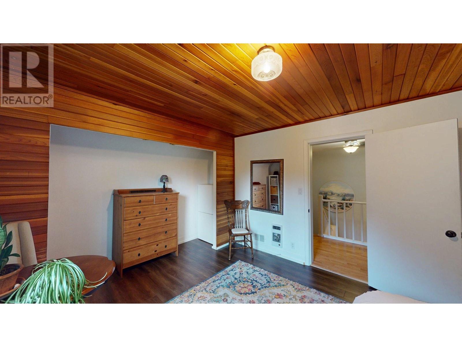 60 Highway 22, Rossland, British Columbia  V0G 1Y0 - Photo 18 - 10347637