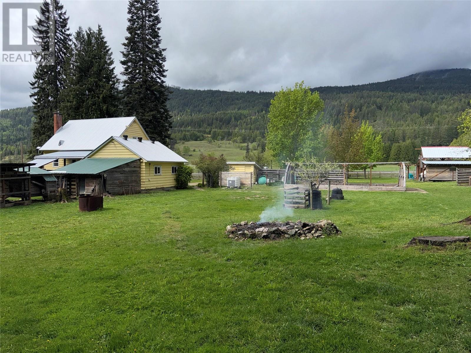 60 Highway 22, Rossland, British Columbia  V0G 1Y0 - Photo 32 - 10347637