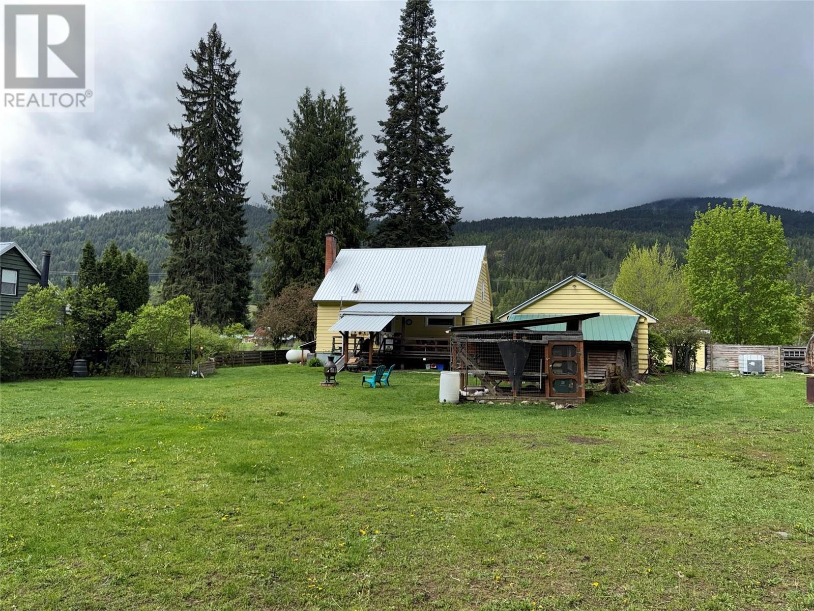 60 Highway 22, Rossland, British Columbia  V0G 1Y0 - Photo 33 - 10347637