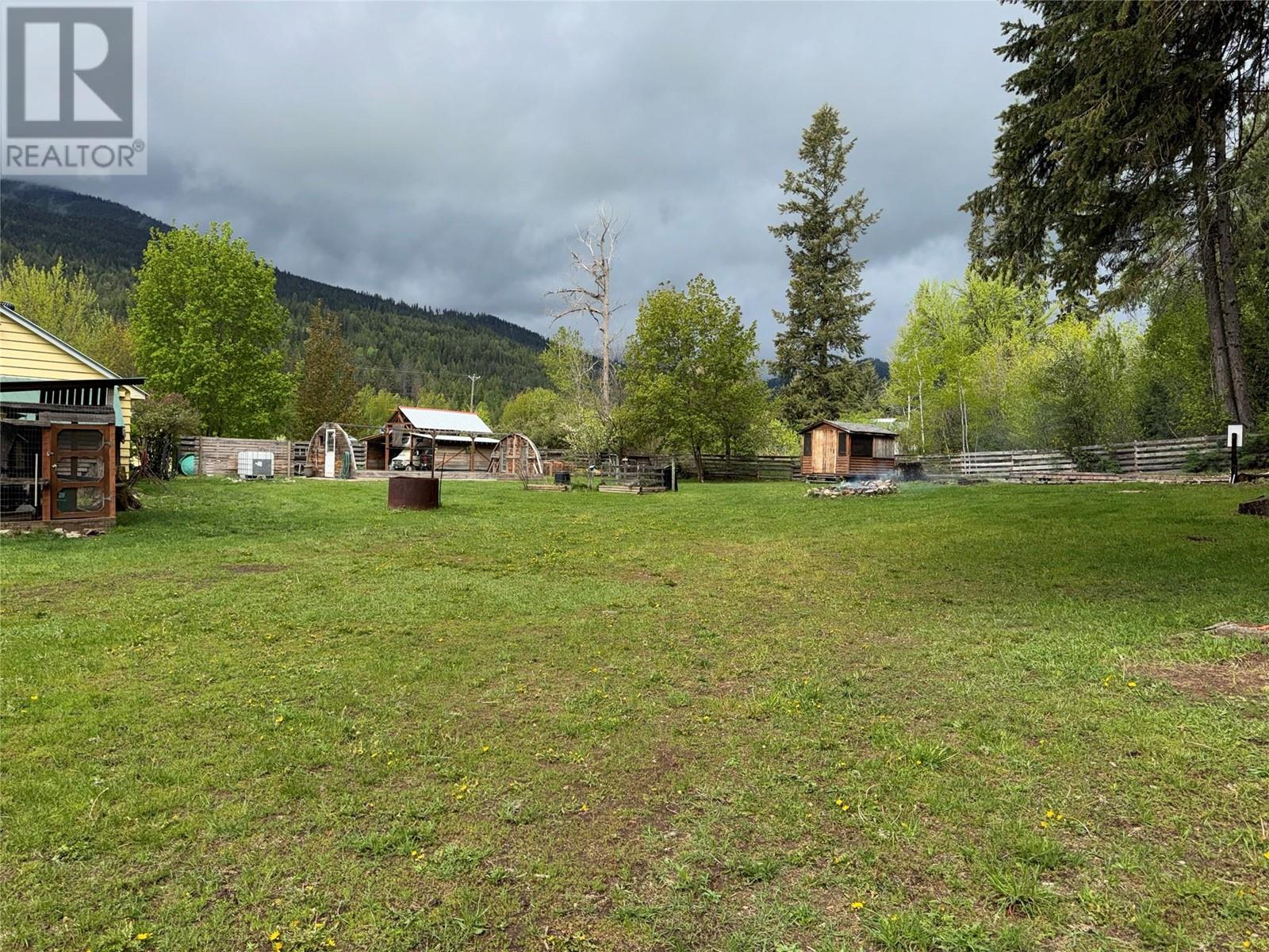 60 Highway 22, Rossland, British Columbia  V0G 1Y0 - Photo 34 - 10347637