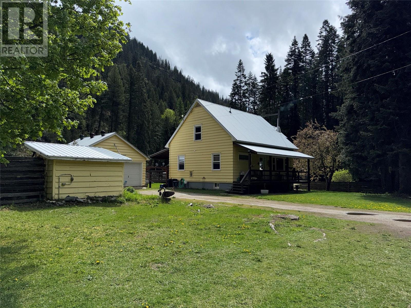60 Highway 22, Rossland, British Columbia  V0G 1Y0 - Photo 38 - 10347637