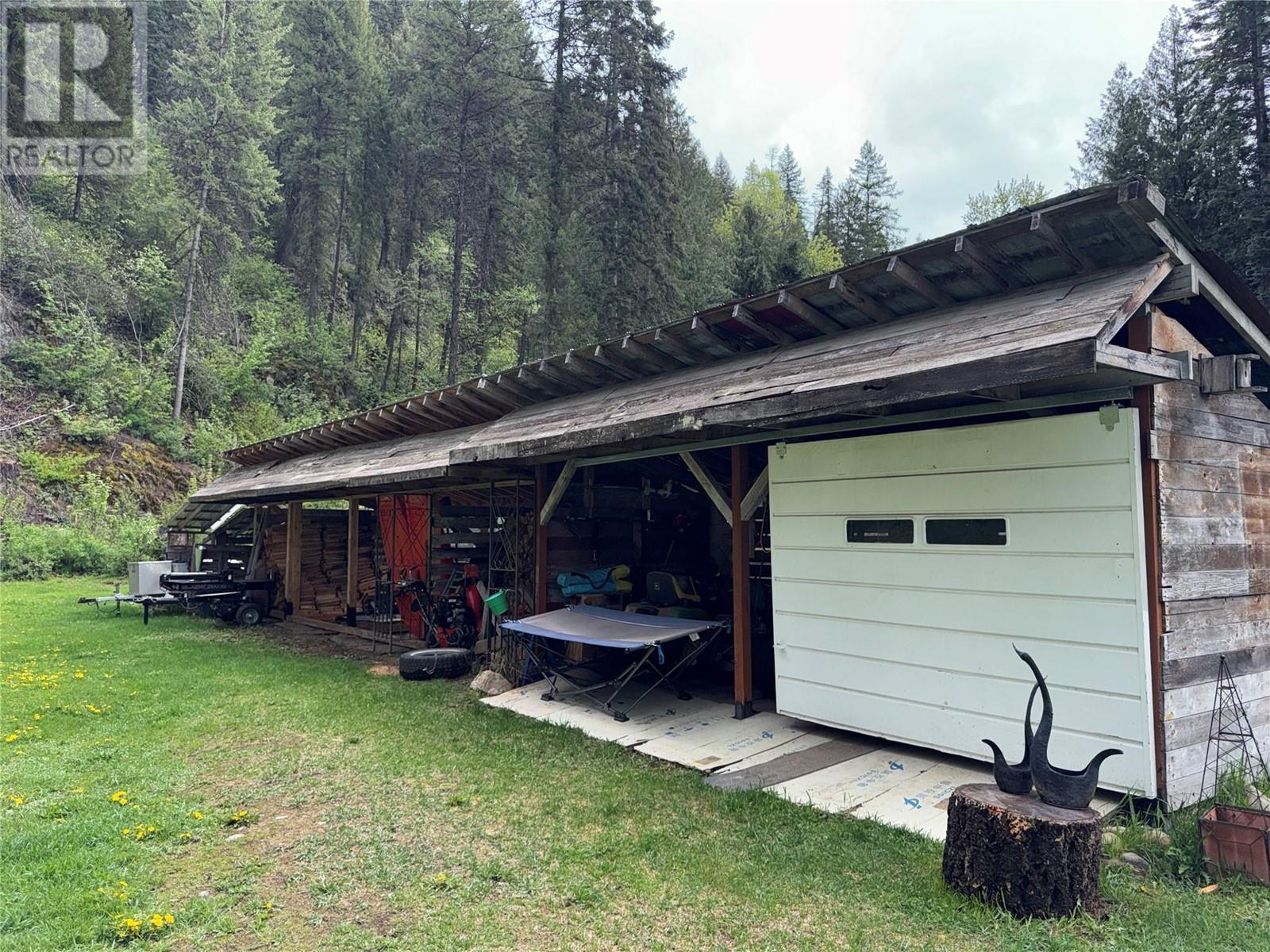 60 Highway 22, Rossland, British Columbia  V0G 1Y0 - Photo 39 - 10347637