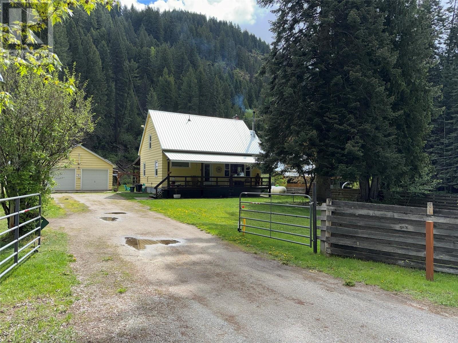 60 Highway 22, Rossland, British Columbia  V0G 1Y0 - Photo 45 - 10347637