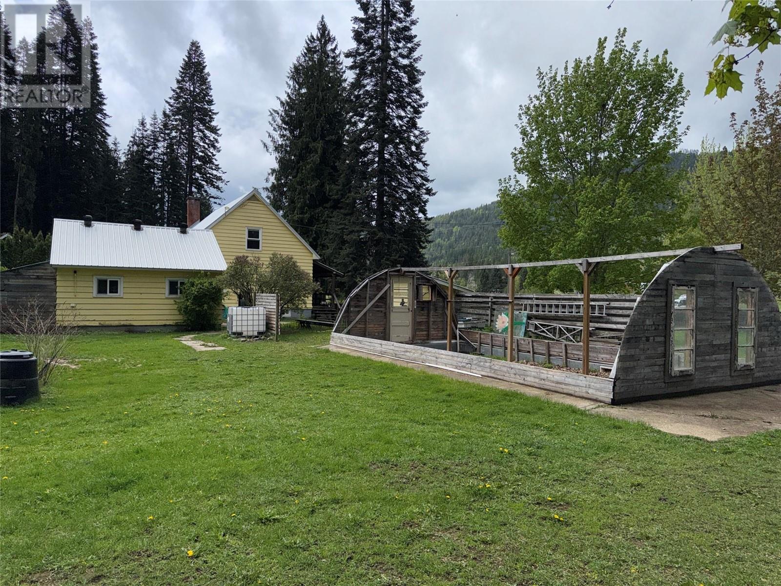 60 Highway 22, Rossland, British Columbia  V0G 1Y0 - Photo 50 - 10347637