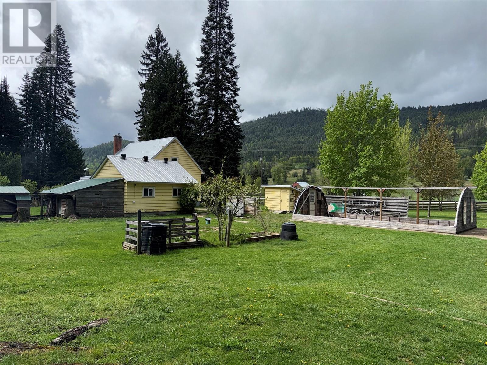 60 Highway 22, Rossland, British Columbia  V0G 1Y0 - Photo 51 - 10347637