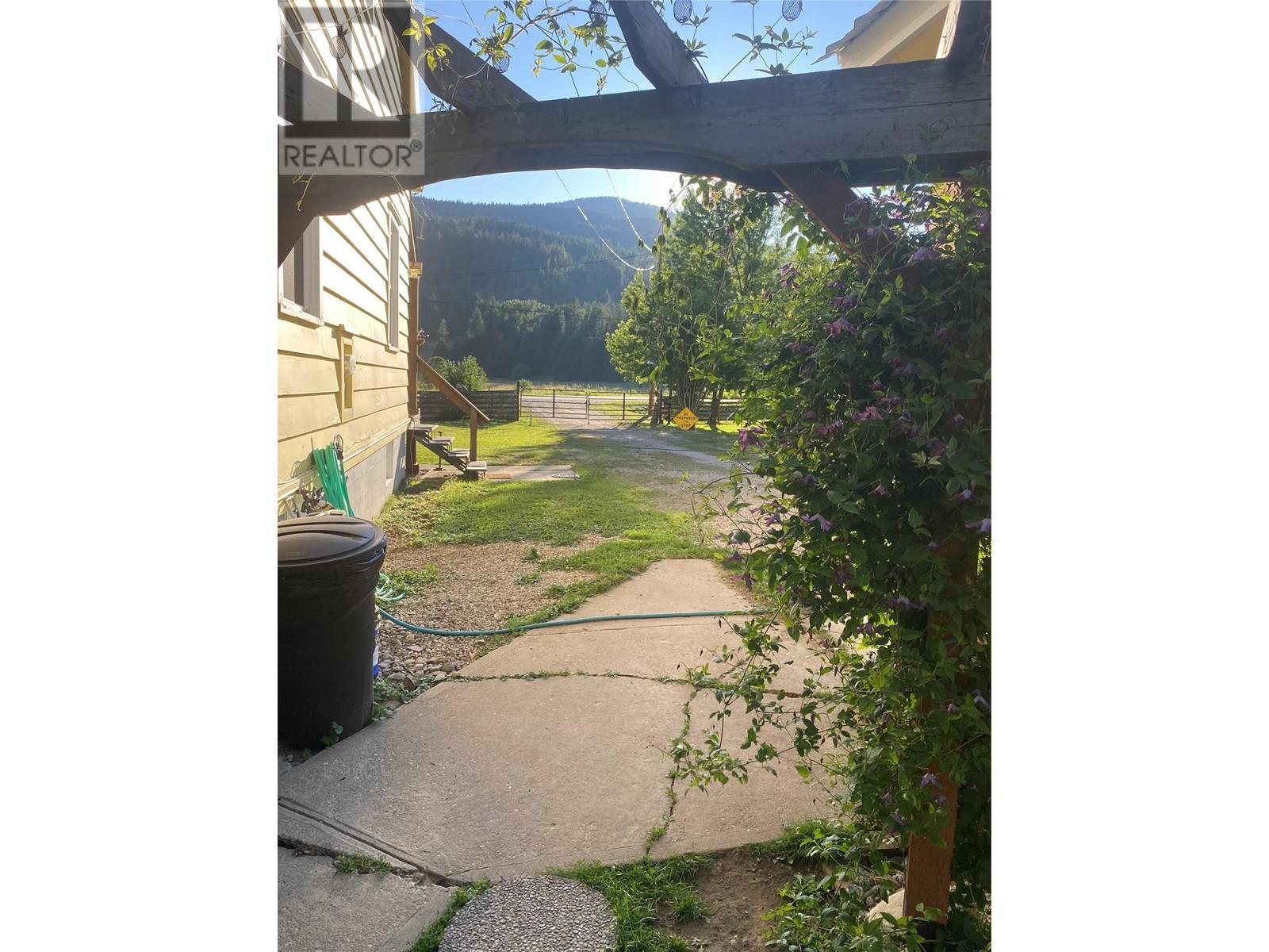 60 Highway 22, Rossland, British Columbia  V0G 1Y0 - Photo 55 - 10347637