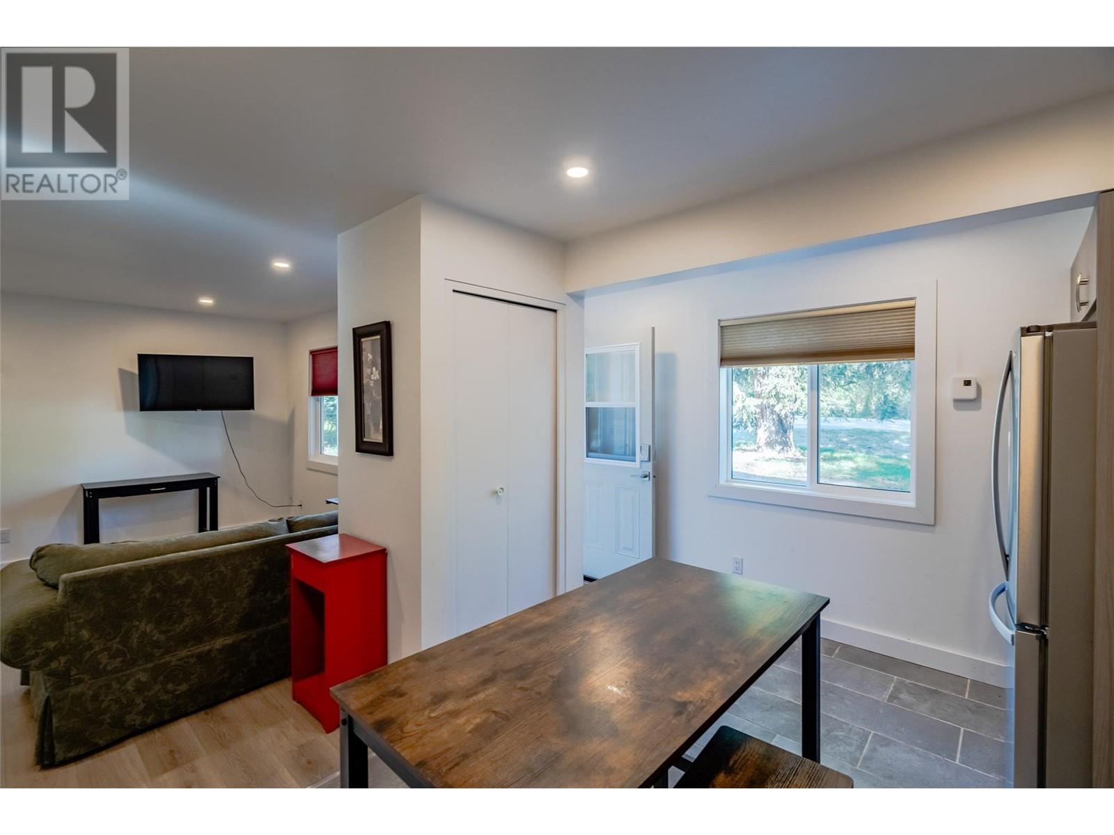 1810 First Street, Fruitvale, British Columbia  V0G 1L0 - Photo 10 - 10347872
