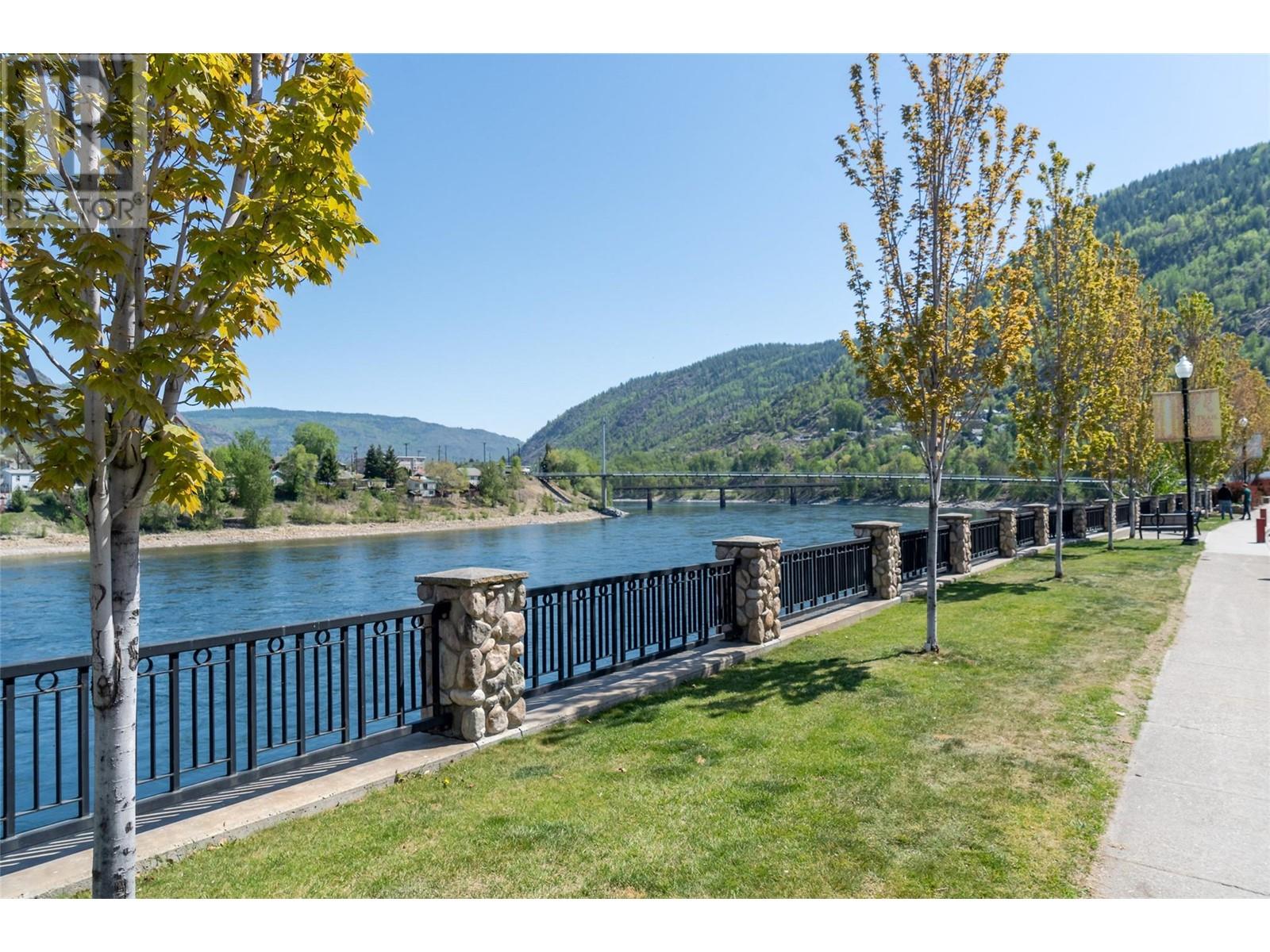 1163 Cedar Avenue, Trail, British Columbia  V1R 4B8 - Photo 38 - 10348054