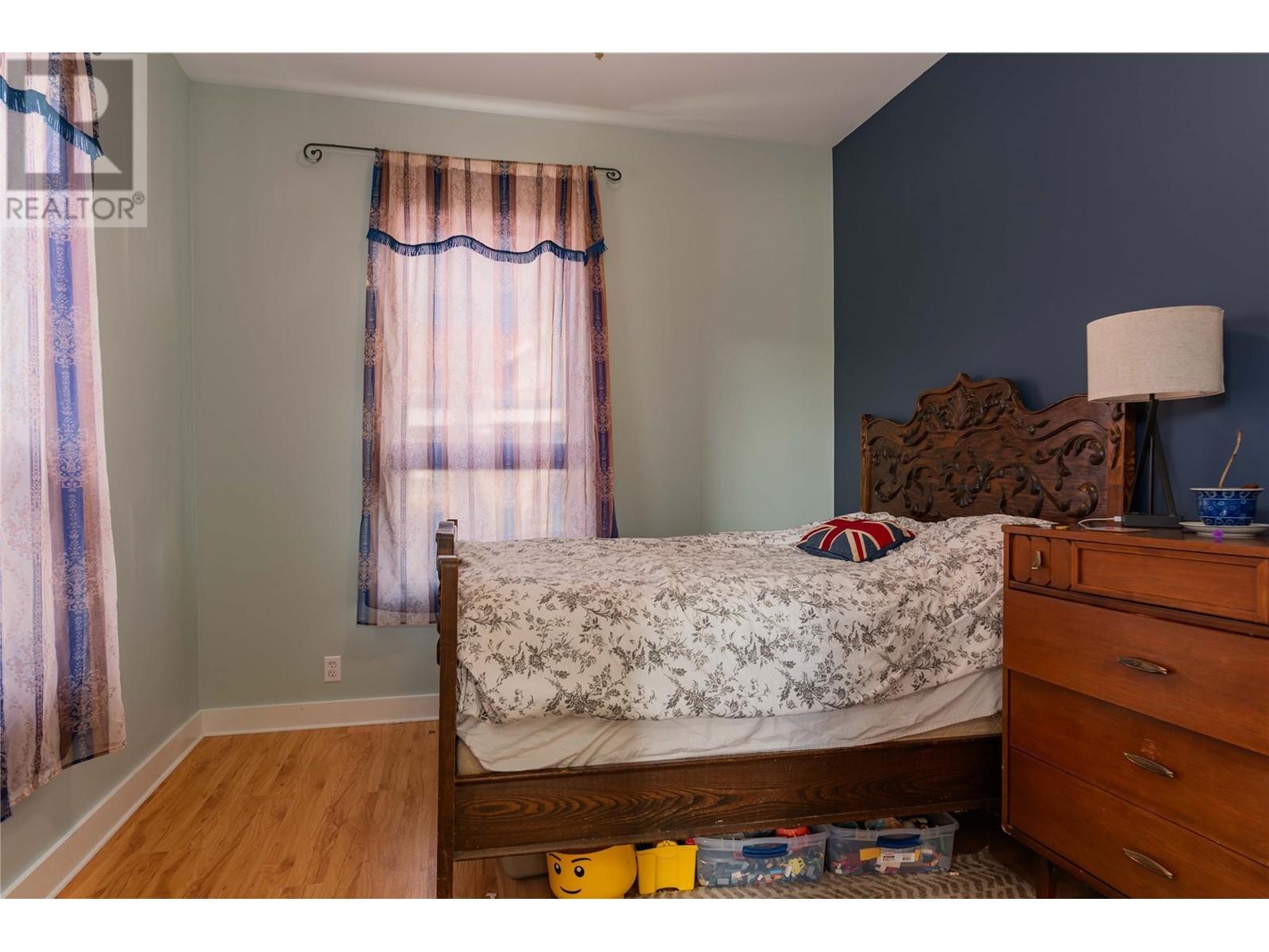 1626 Leroi Avenue, Rossland, British Columbia  V0G 1Y0 - Photo 18 - 10347804
