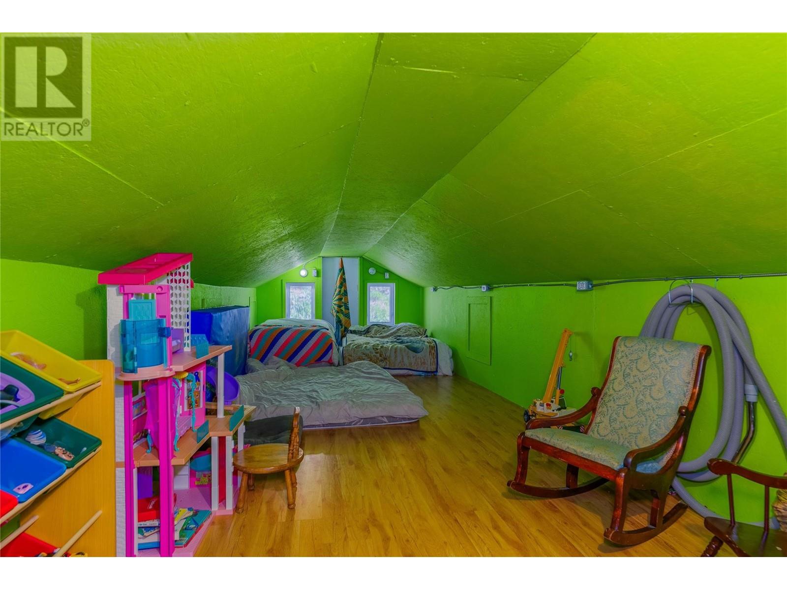 1626 Leroi Avenue, Rossland, British Columbia  V0G 1Y0 - Photo 24 - 10347804