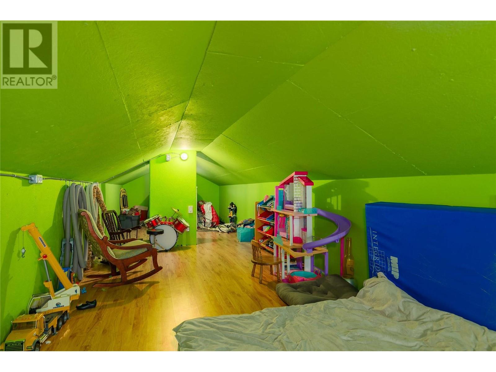 1626 Leroi Avenue, Rossland, British Columbia  V0G 1Y0 - Photo 25 - 10347804