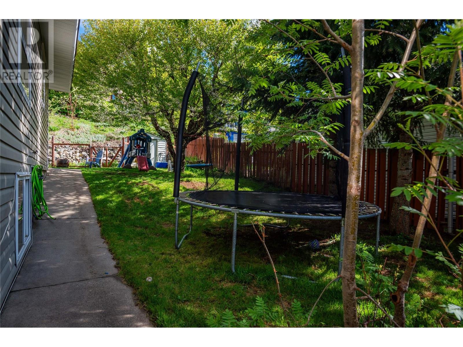 1626 Leroi Avenue, Rossland, British Columbia  V0G 1Y0 - Photo 39 - 10347804