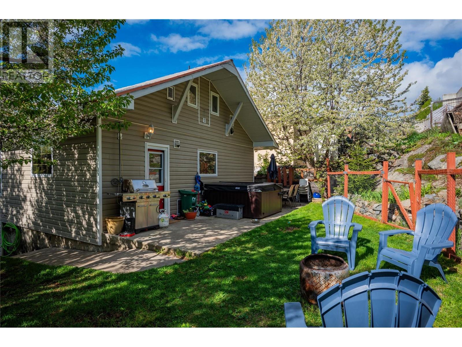 1626 Leroi Avenue, Rossland, British Columbia  V0G 1Y0 - Photo 4 - 10347804