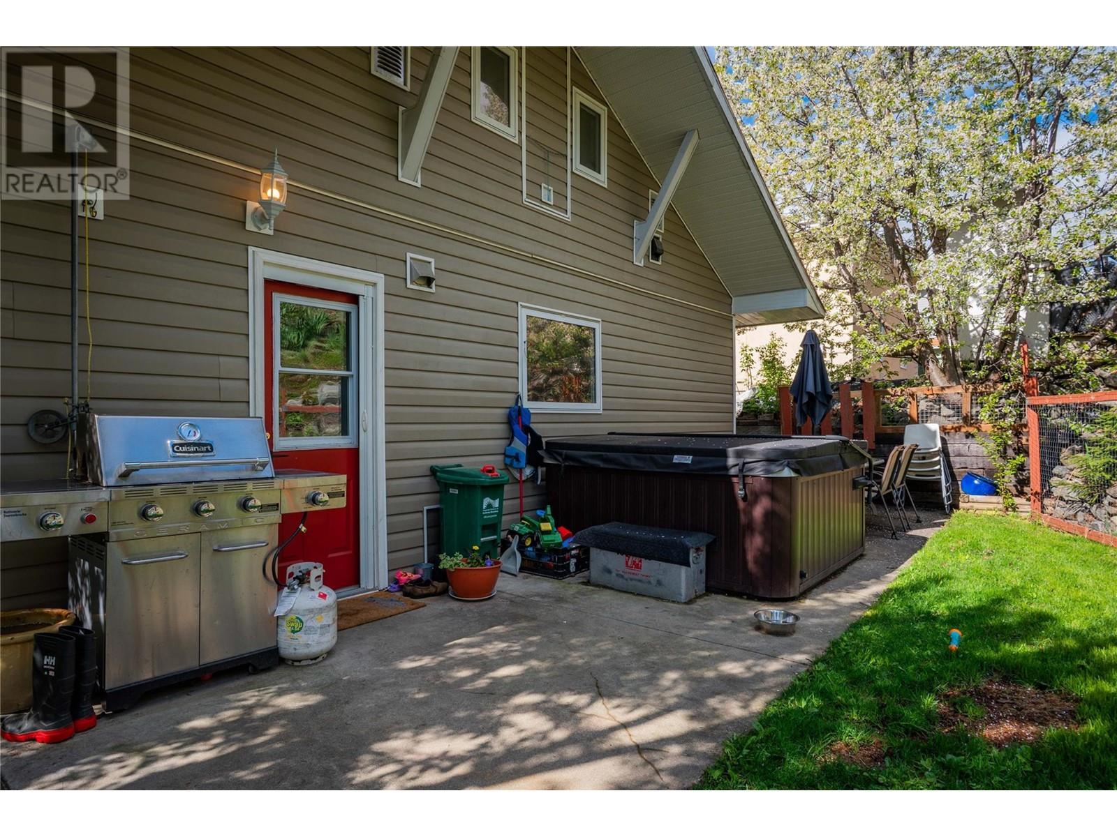 1626 Leroi Avenue, Rossland, British Columbia  V0G 1Y0 - Photo 42 - 10347804