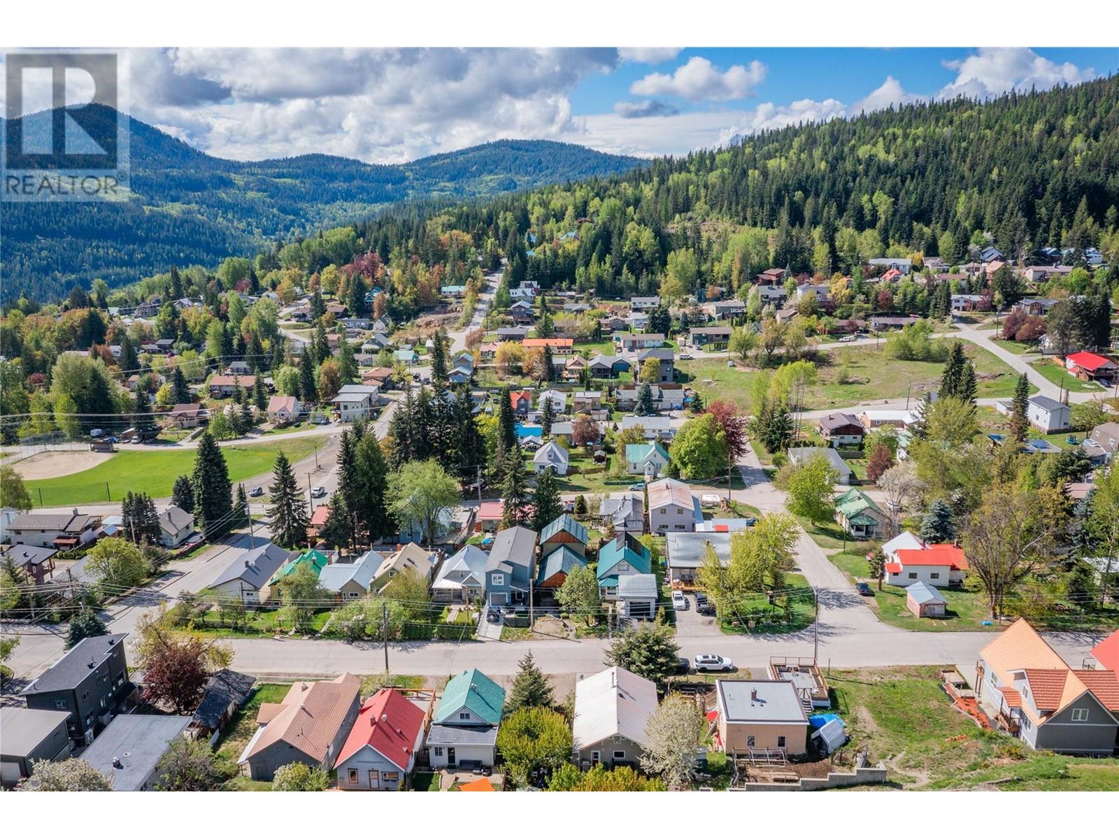1626 Leroi Avenue, Rossland, British Columbia  V0G 1Y0 - Photo 48 - 10347804