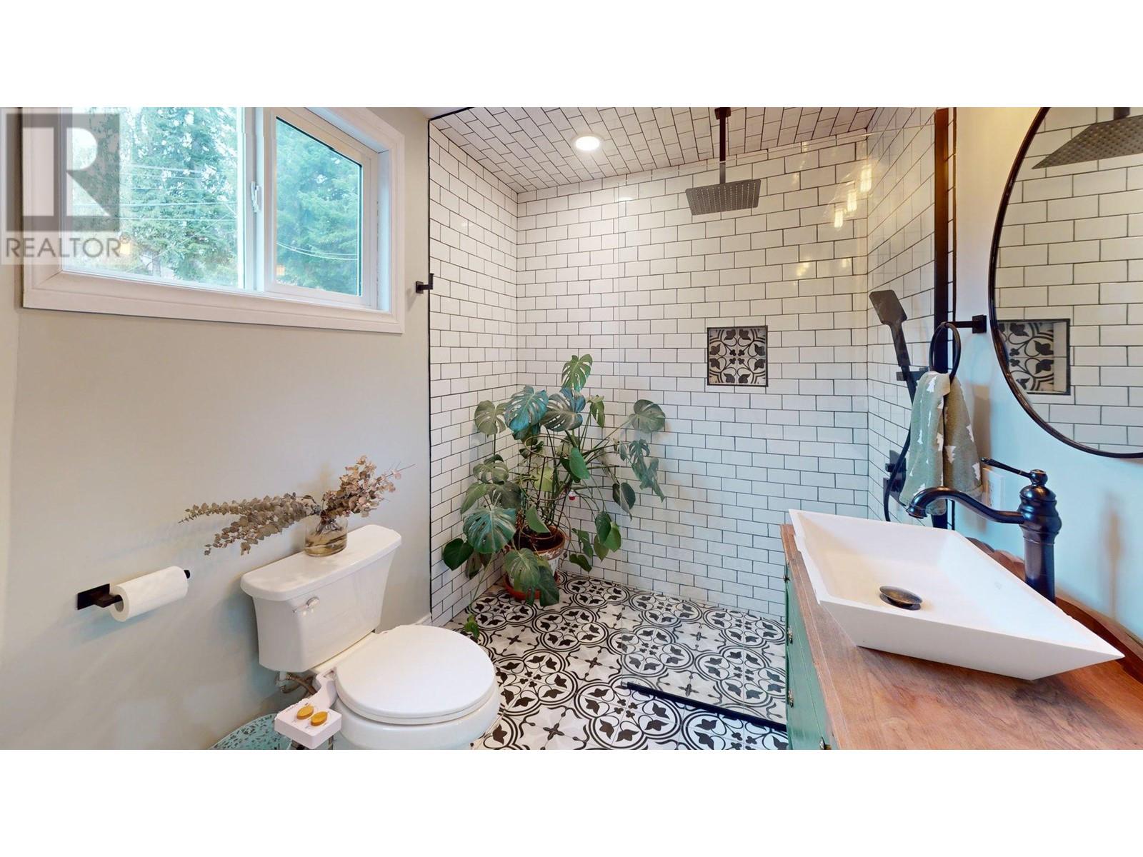 1925 Kootenay Avenue, Rossland, British Columbia  V0G 1Y0 - Photo 11 - 10347383