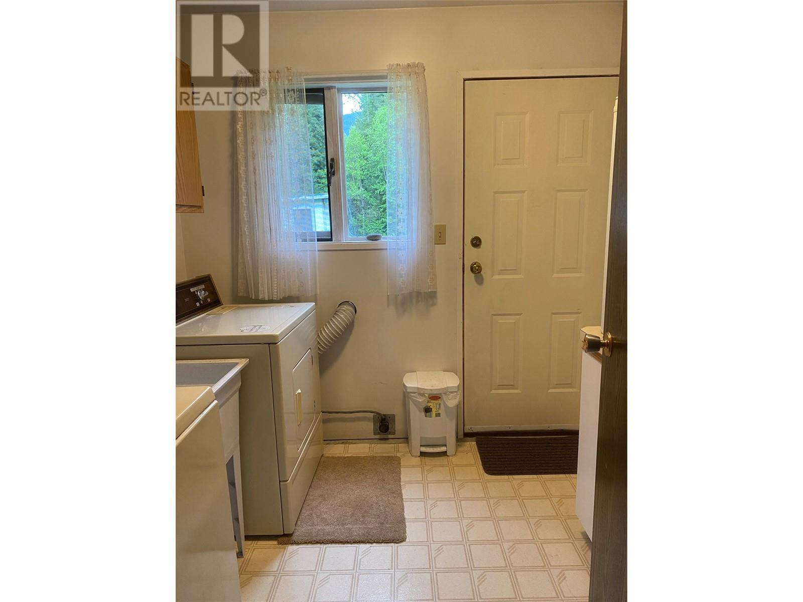 1050 Webb Road, South Slocan, British Columbia  V0G 2G0 - Photo 34 - 10347656